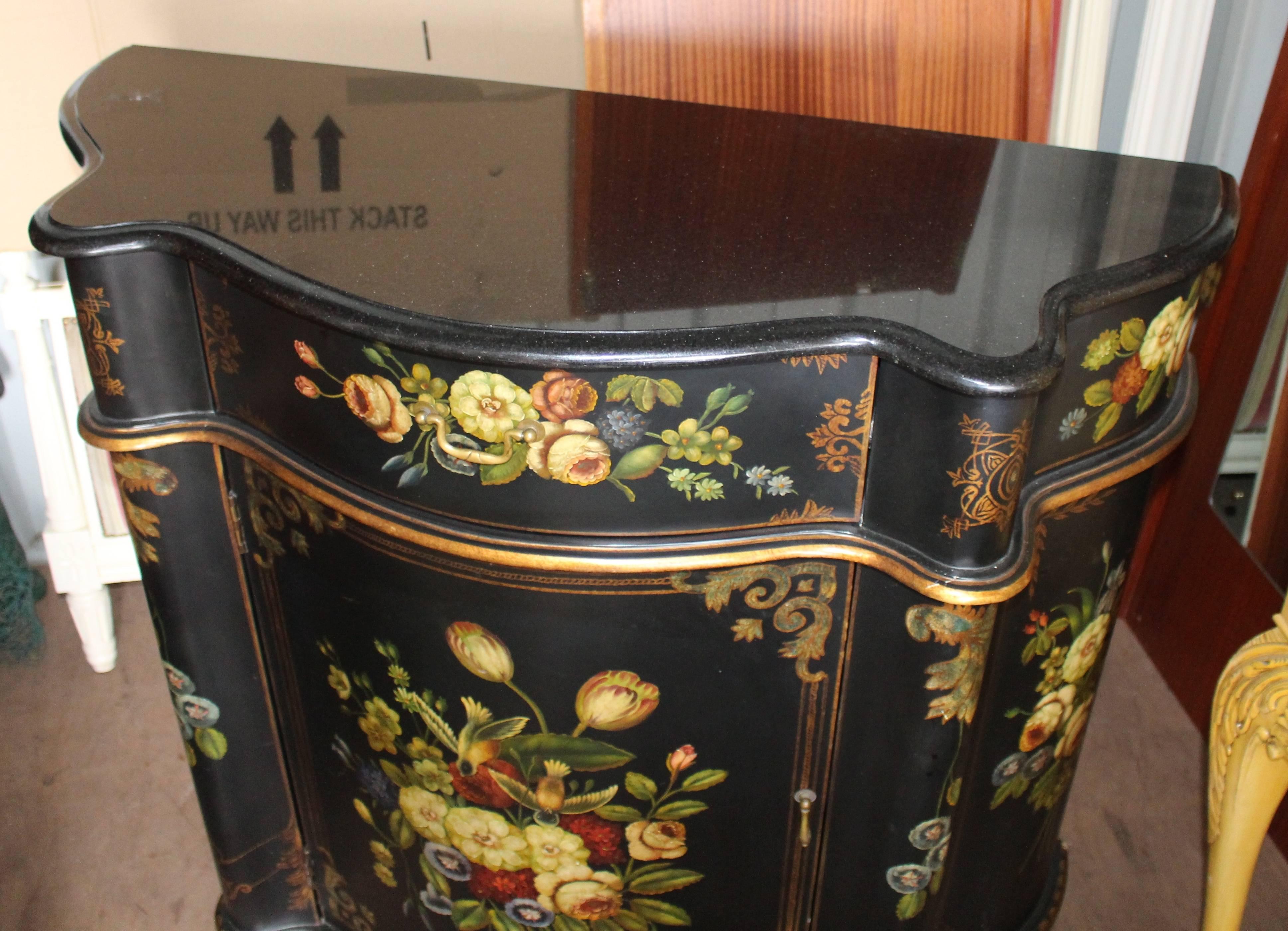Serpentine Marble Topped Hand-Painted Lacquered Cabinet In Excellent Condition In Worcester, Worcestershire