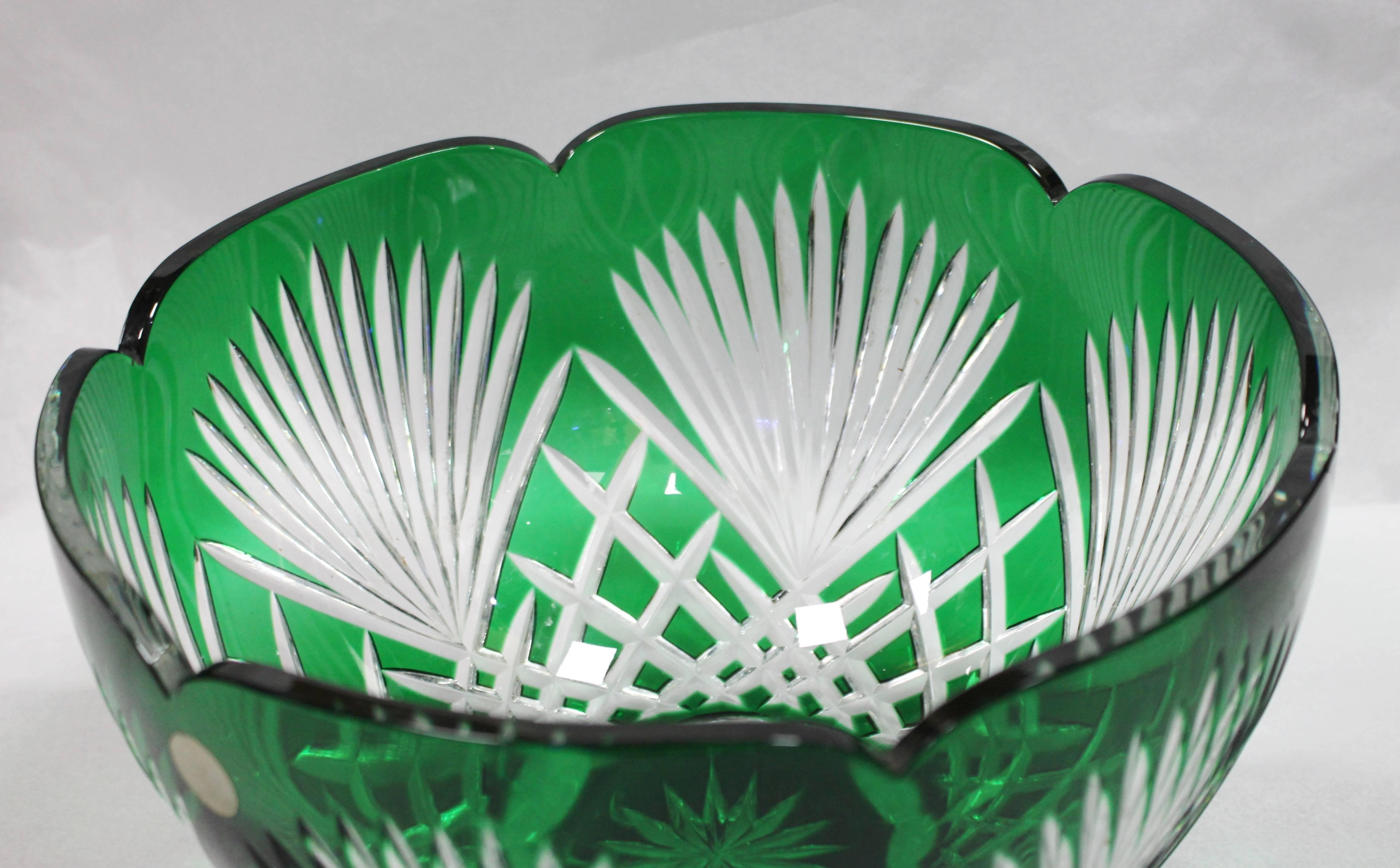 Large Cut-Glass Green Overlay Crystal Bowl In Excellent Condition In Worcester, Worcestershire