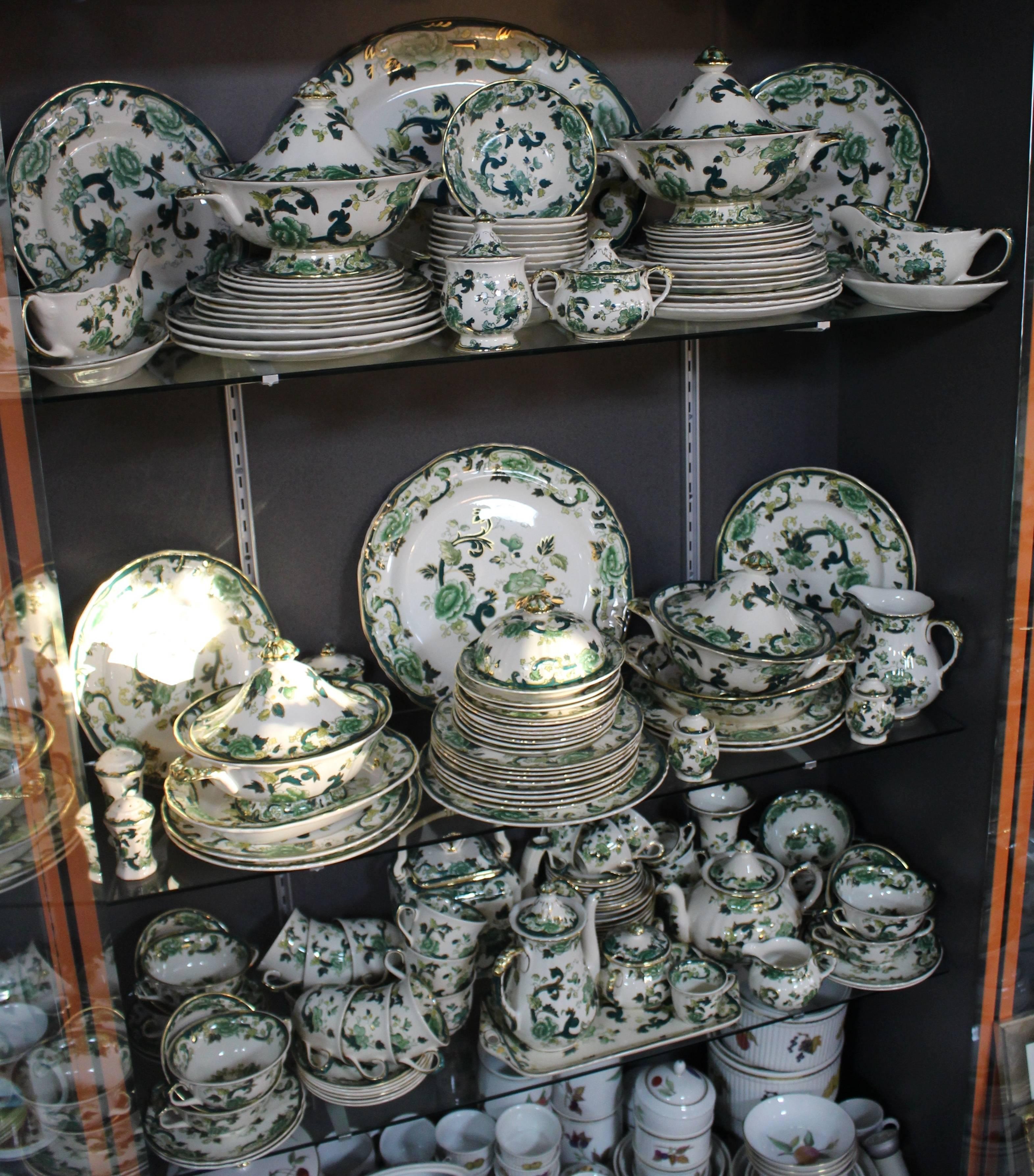 Manufacturer Mason's
Pattern ironstone - Chartreuse
Total 176 pieces
Pieces everything pictured: Eight tea cups and saucers, eight coffee cups and saucers, copffee pot, teapot, square teapot, two lidded sugar bowls, small cream jug, large cream