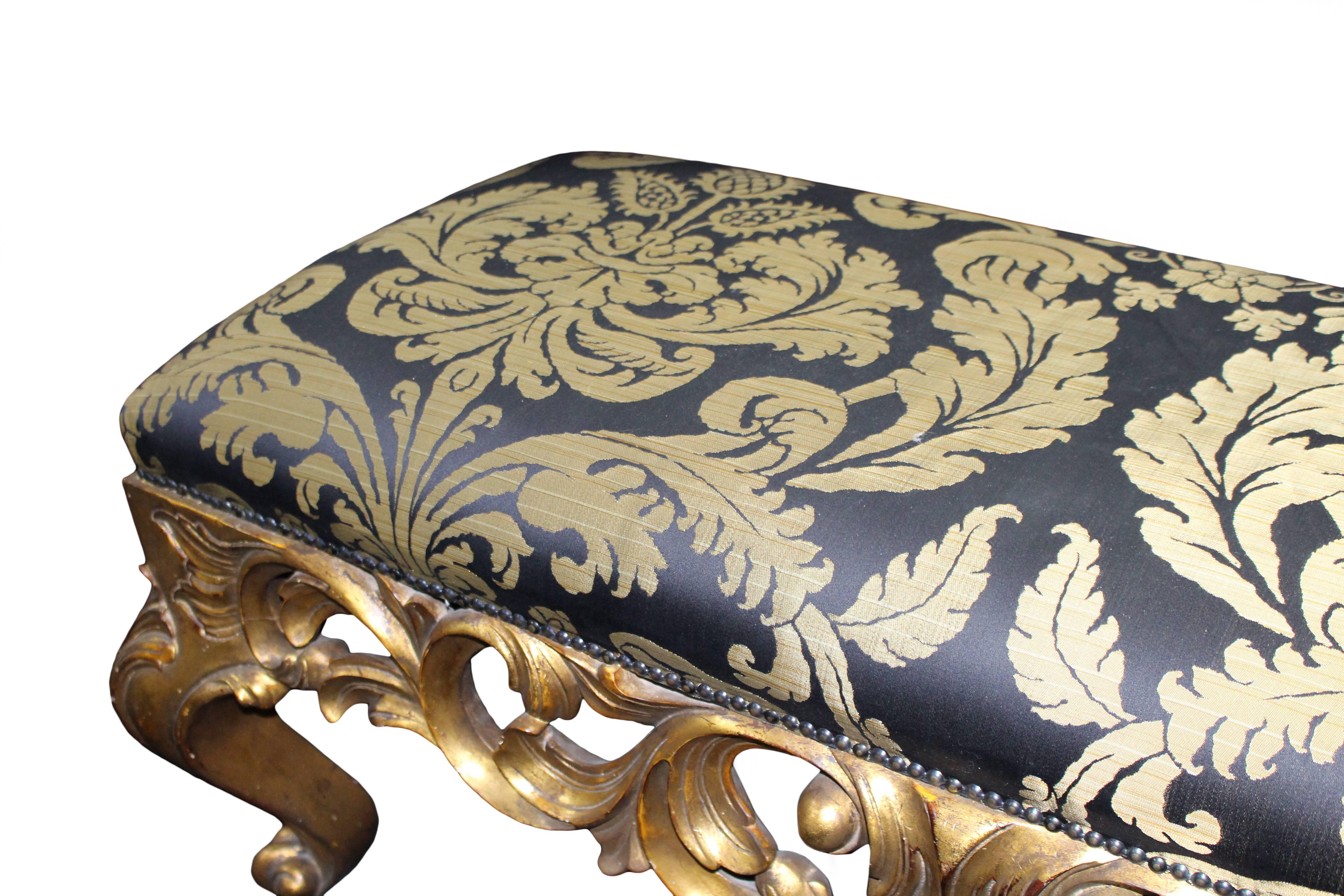 Harrison & Gil Carved Giltwood Upholstered Double Stool In Excellent Condition In Worcester, Worcestershire