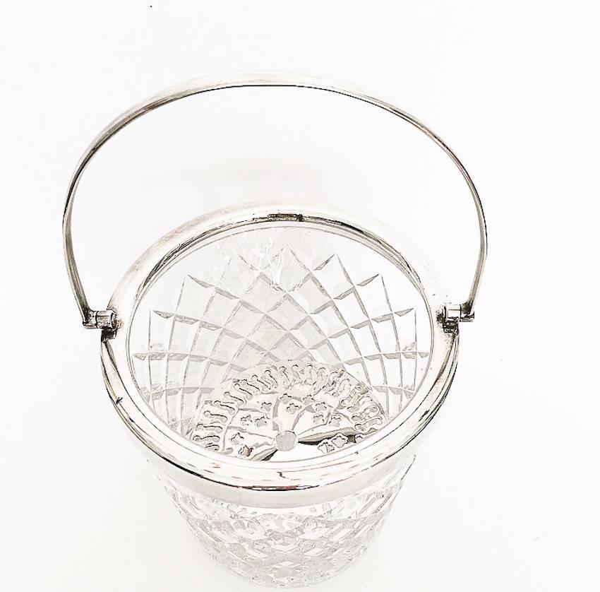 English Crystal Ice Bucket In Good Condition For Sale In New York, NY