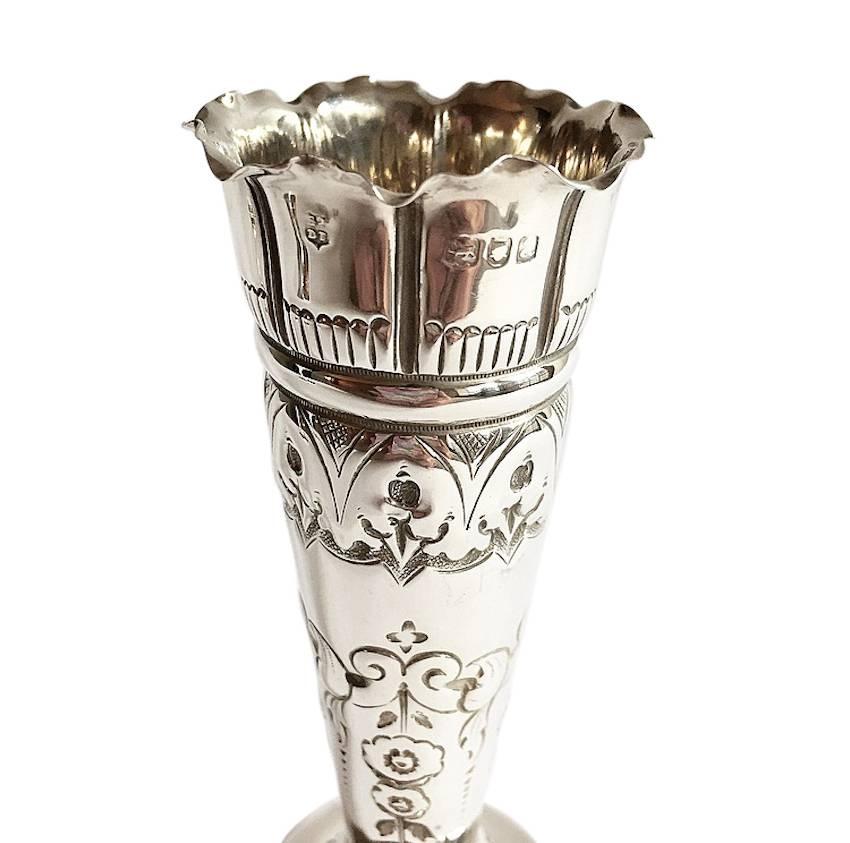 English Silver Bud Vase, 1896 In Good Condition For Sale In New York, NY