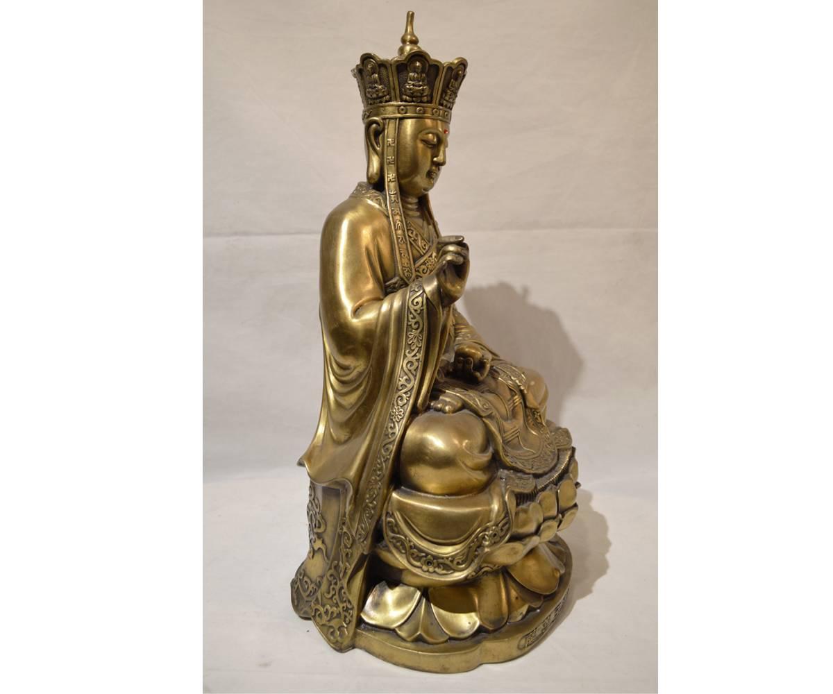 Large Chinese Gilt Bronze Quan Yin Seated Upon Double Lotus Flower In Good Condition In Laguna Beach, CA