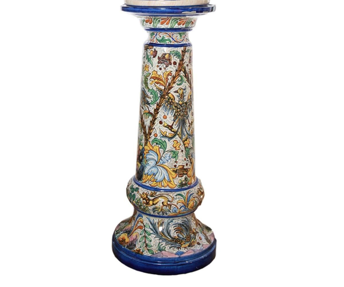 Pair of Hand-Painted Italian Ceramic/Majolica Large Urns with Matching Pedestal In Good Condition For Sale In Laguna Beach, CA