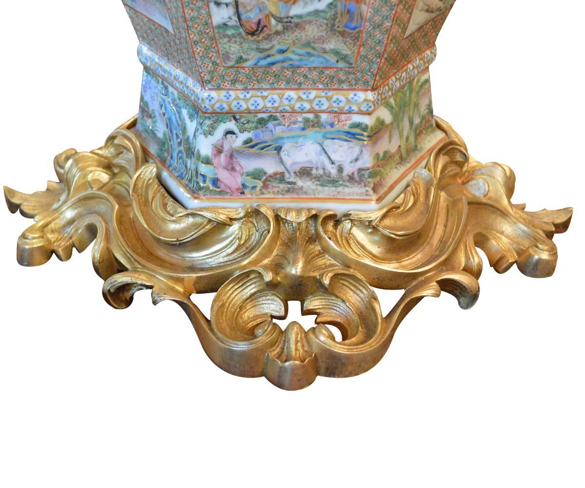 Magnificent Tall Antique Chinese Royal Canton Family Rose Medallion Vases In Excellent Condition In Laguna Beach, CA