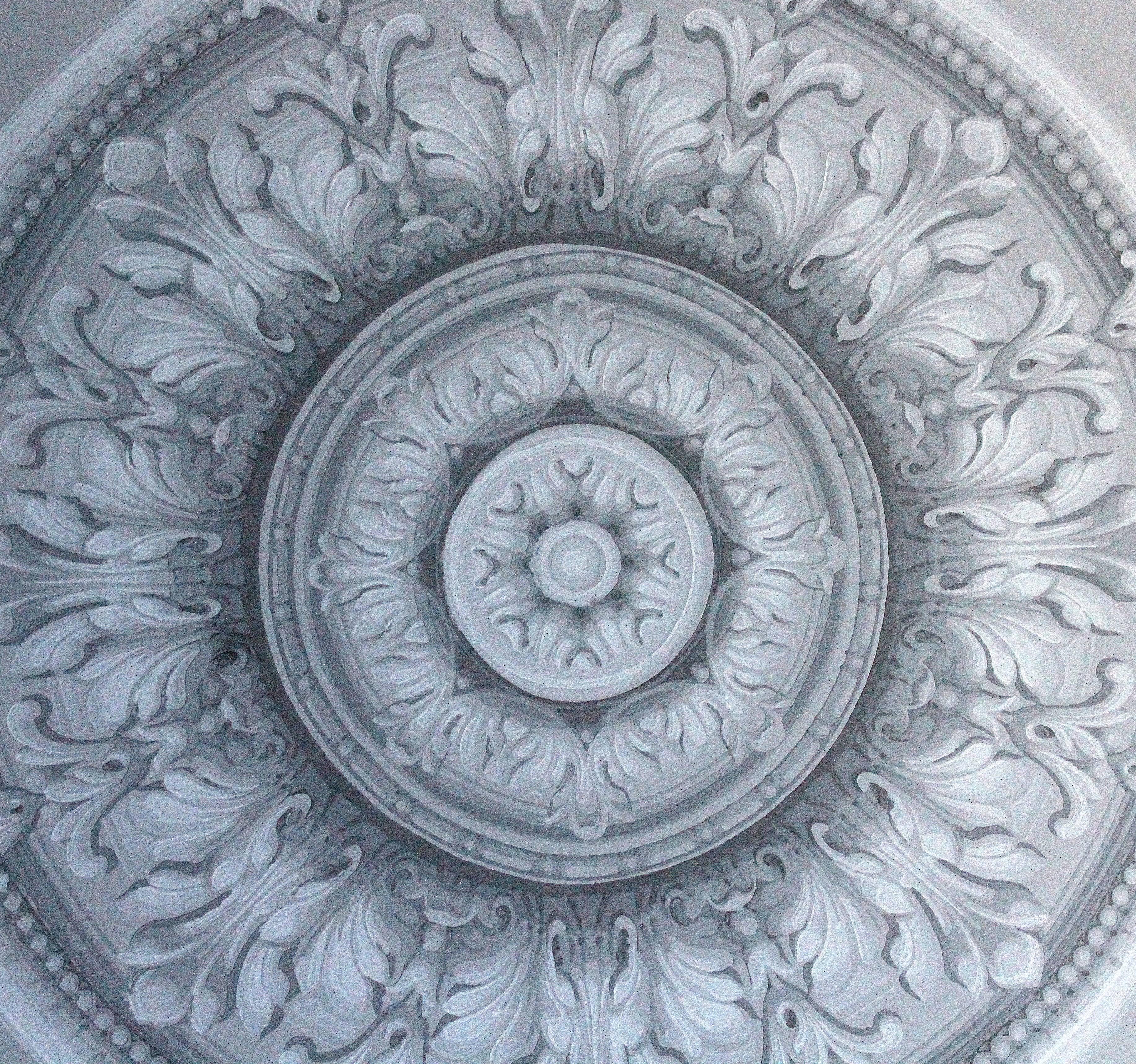 Irish 19th century grey ceiling piece with coordinating Irish molding from the archives of the David Skinner wallpaper collection. The center piece is framed with an original Irish hand-cast plaster molding decoration that was paired with this