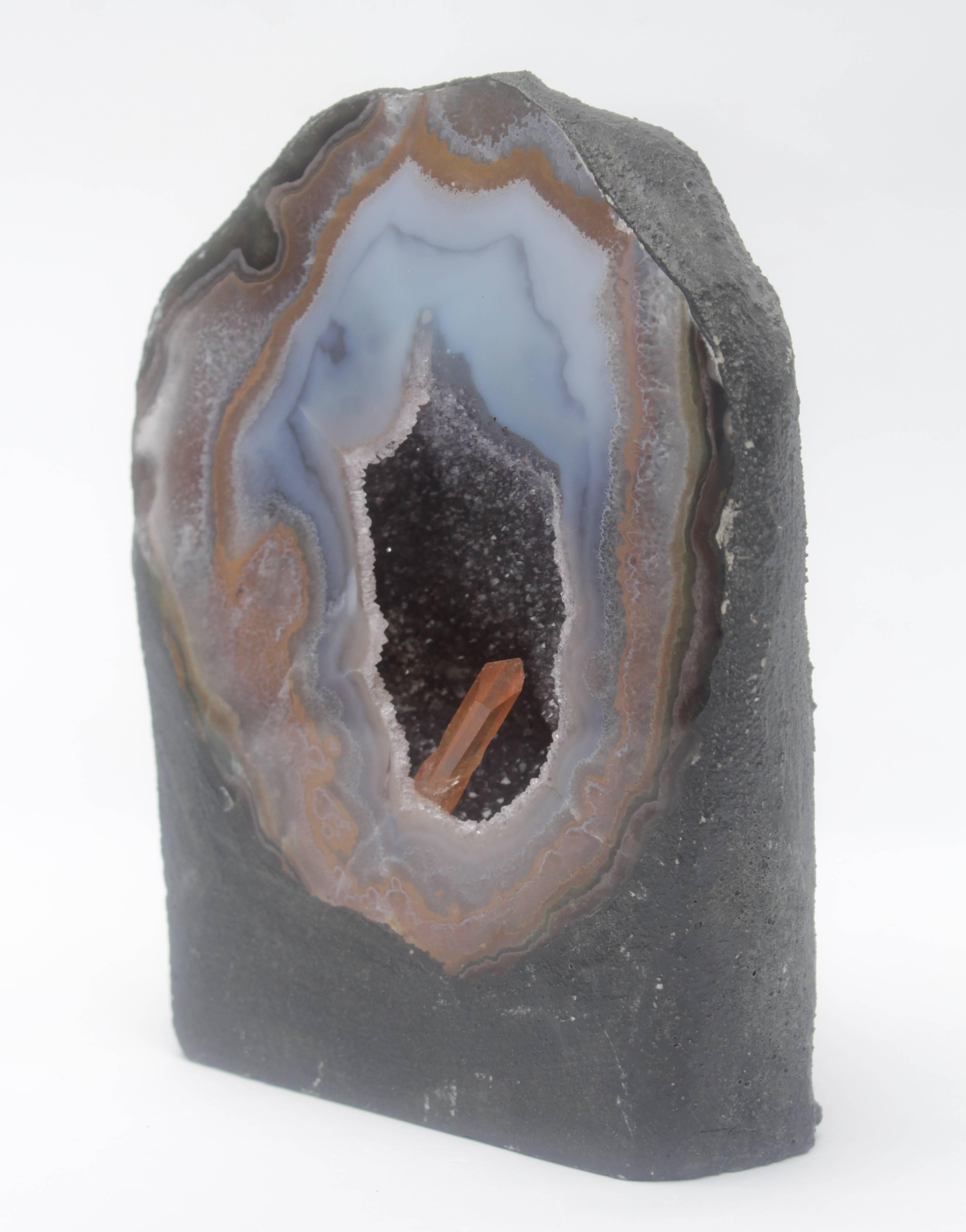 Polished Agate Amethyst Geode Decorated with a Tangerine Crystal Point In Fair Condition For Sale In Atlanta, GA