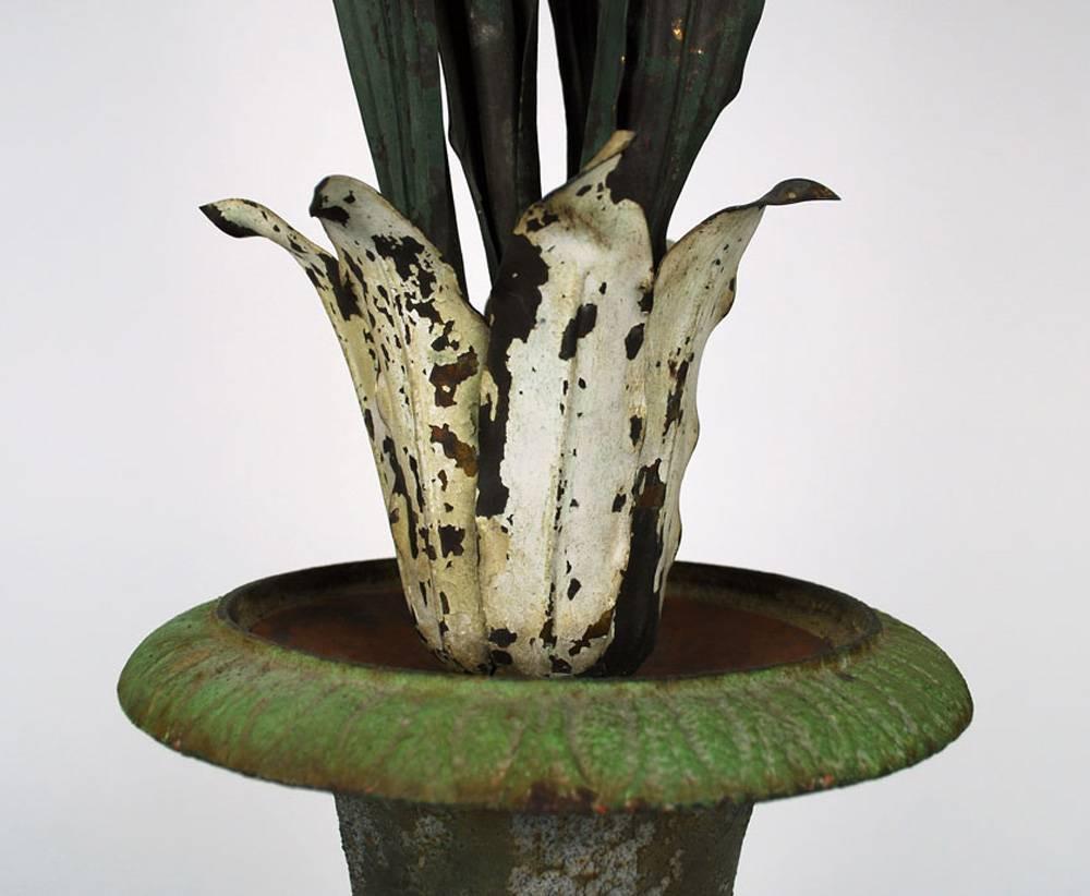 Planta de hierro Antique French  Centro de mesa escultórico, hacia 1880 Hierro en venta