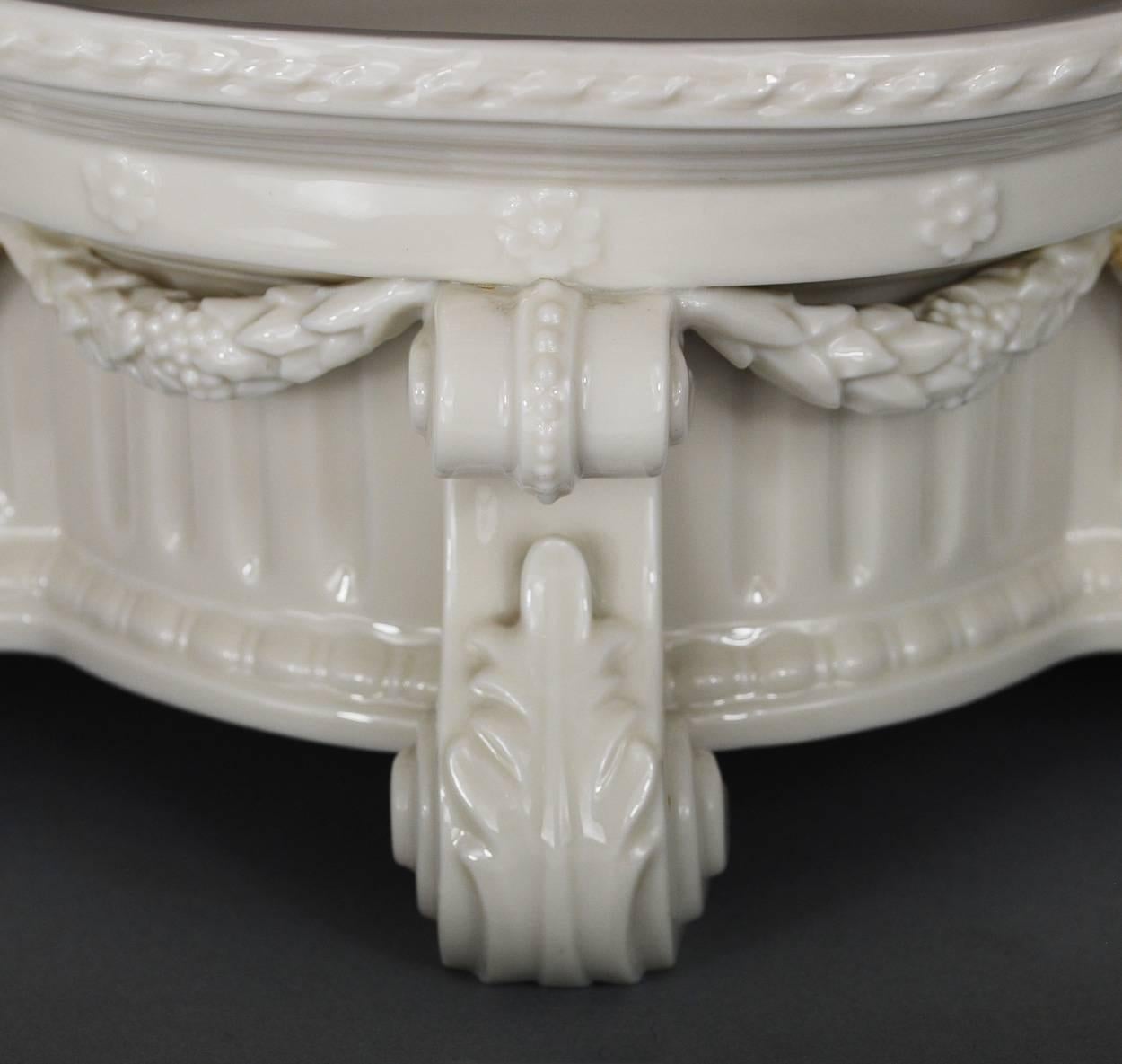 Italiano Antique Capodimonte Porcelain Surtout-de-Table Centerpiece Figurines, circa 1890 in vendita