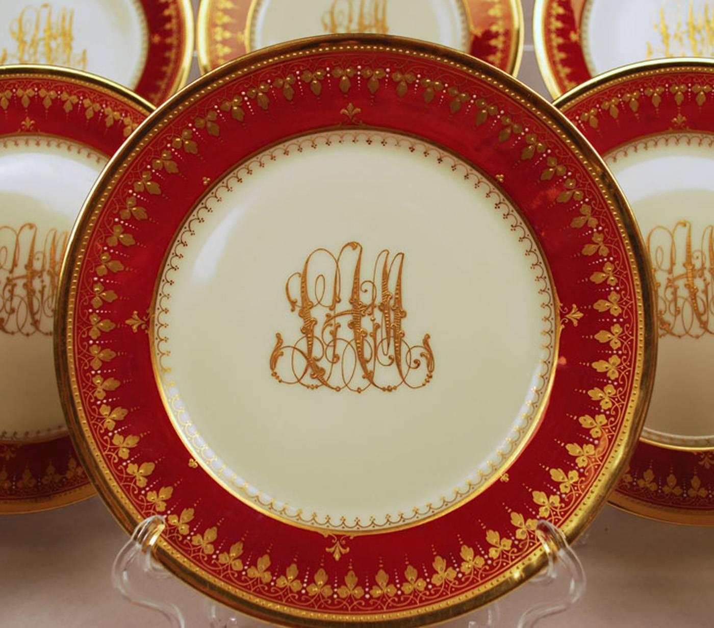 Other Set of 12 Antique Dresden Ambrosius Lamm Red Dessert Plates, circa 1880