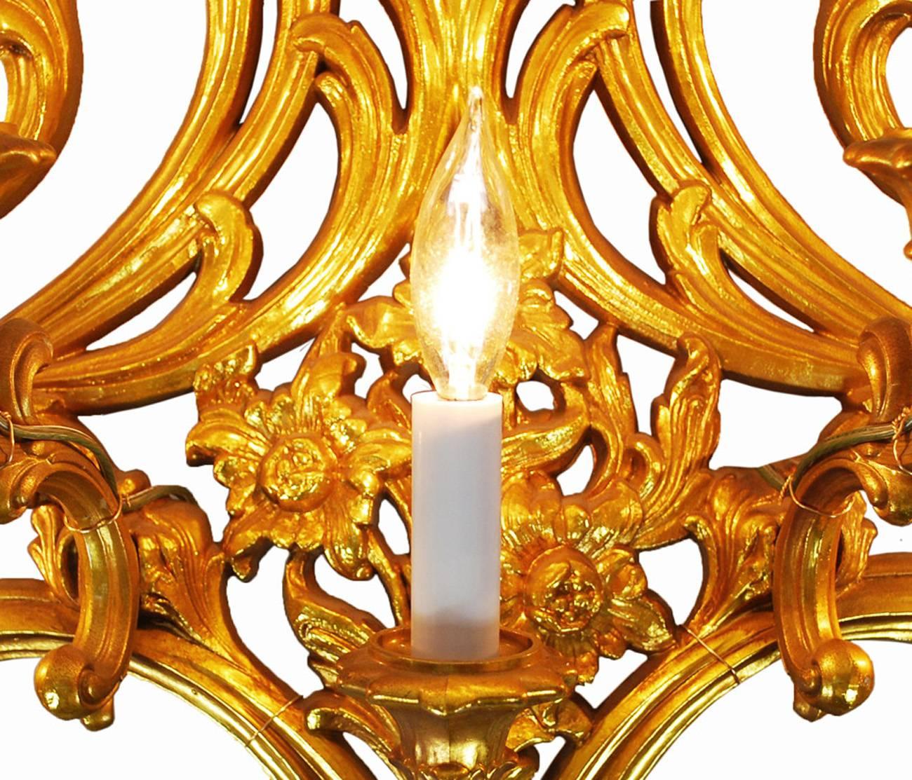 Gran Aplique de Pared Dorado Estilo Luis XV Nueve Luces Moldeado en venta