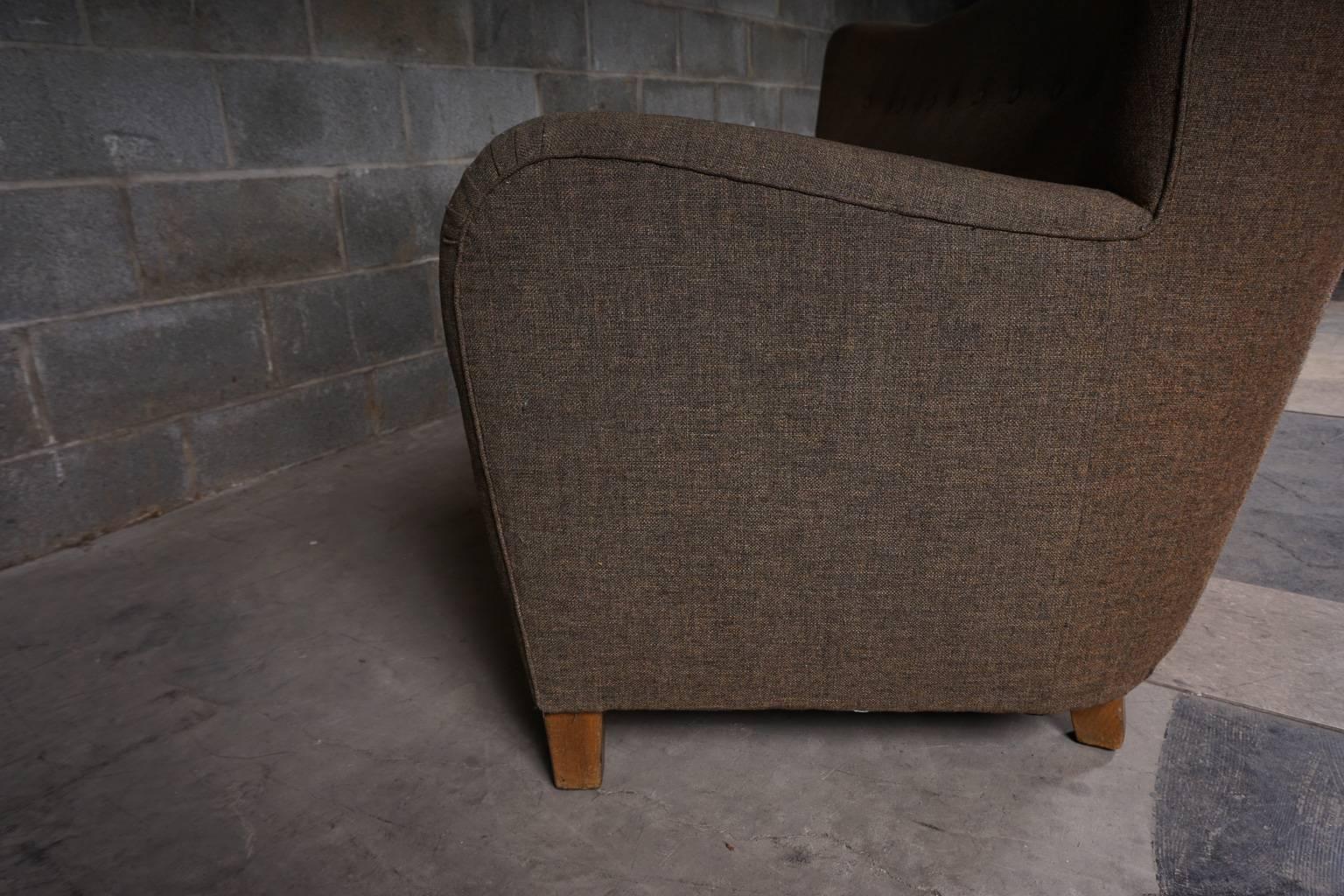 Three-Seat Mid-Century Danish Sofa In Good Condition In Nashville, TN