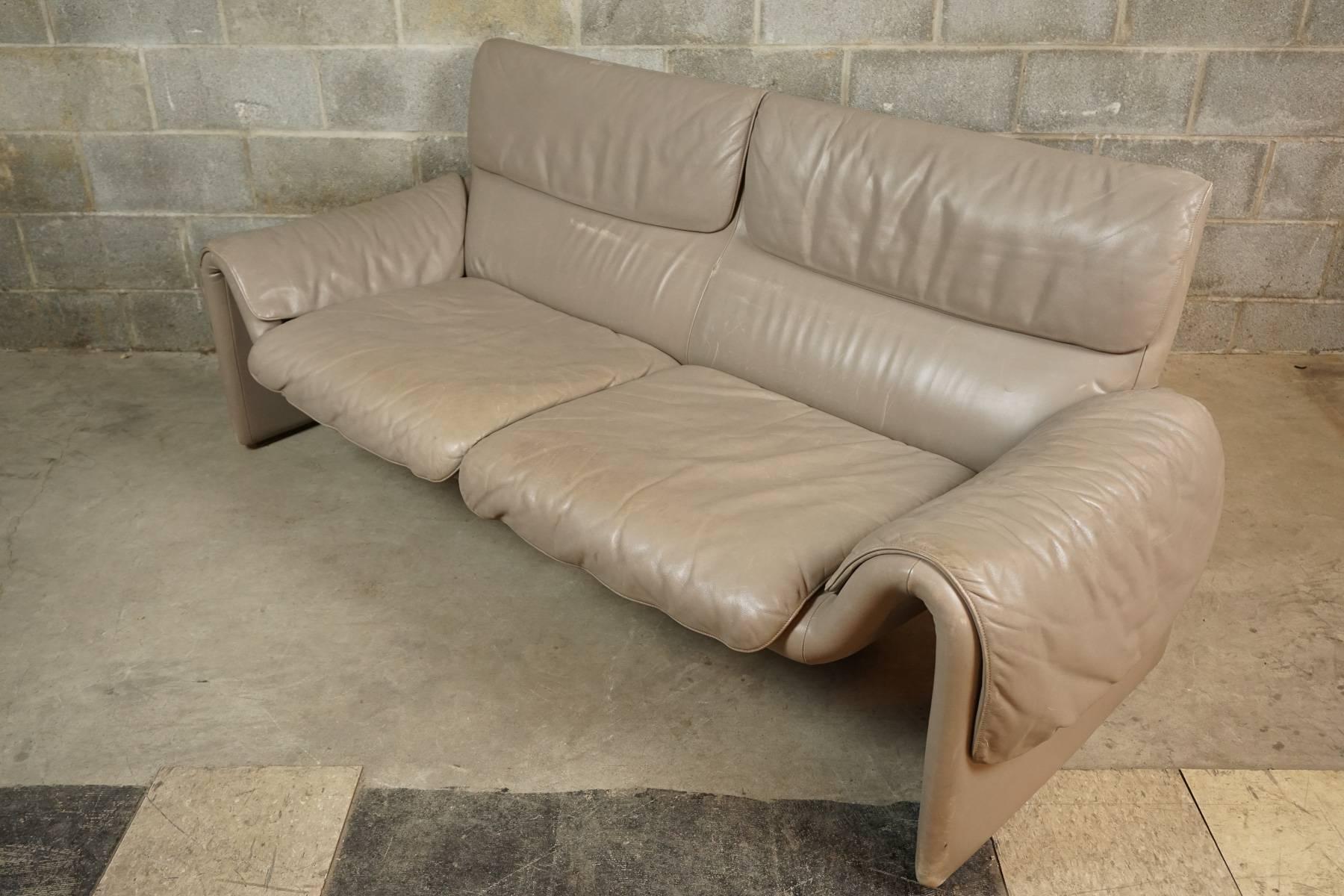 Grey De Sede two-seat sofa, model DS-2011.