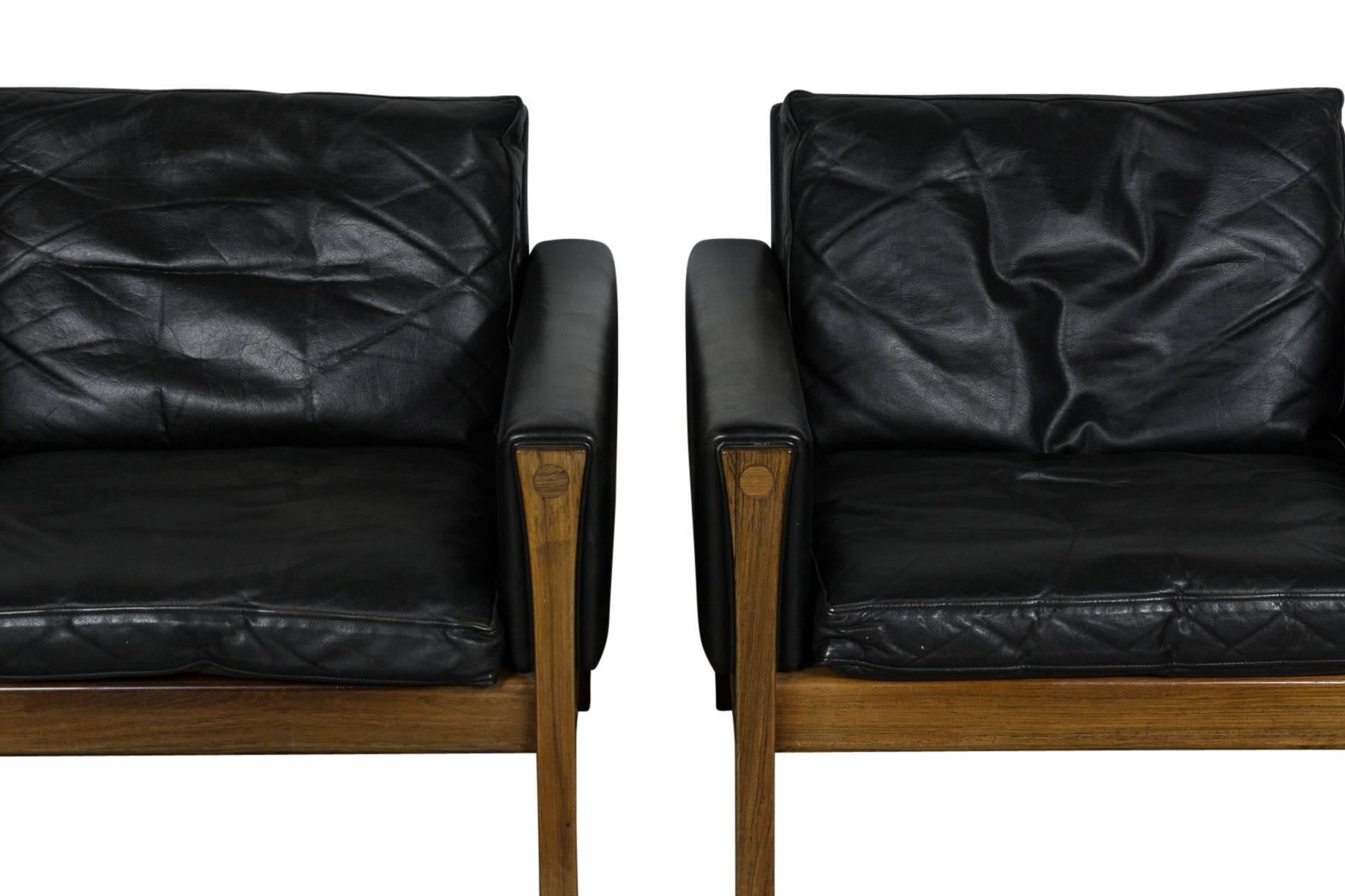 Hans Wegner Pair of AP-62 Chairs in Rosewood and Leather In Good Condition In Nashville, TN