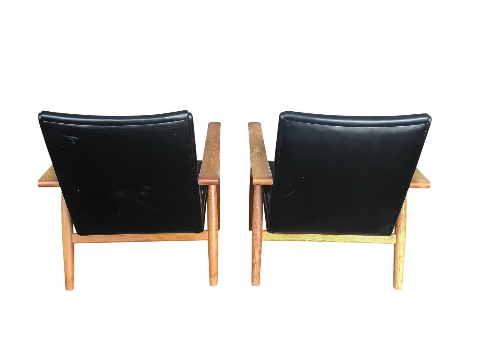 Mid-20th Century Pair of Hans Wegner Chairs Model 260