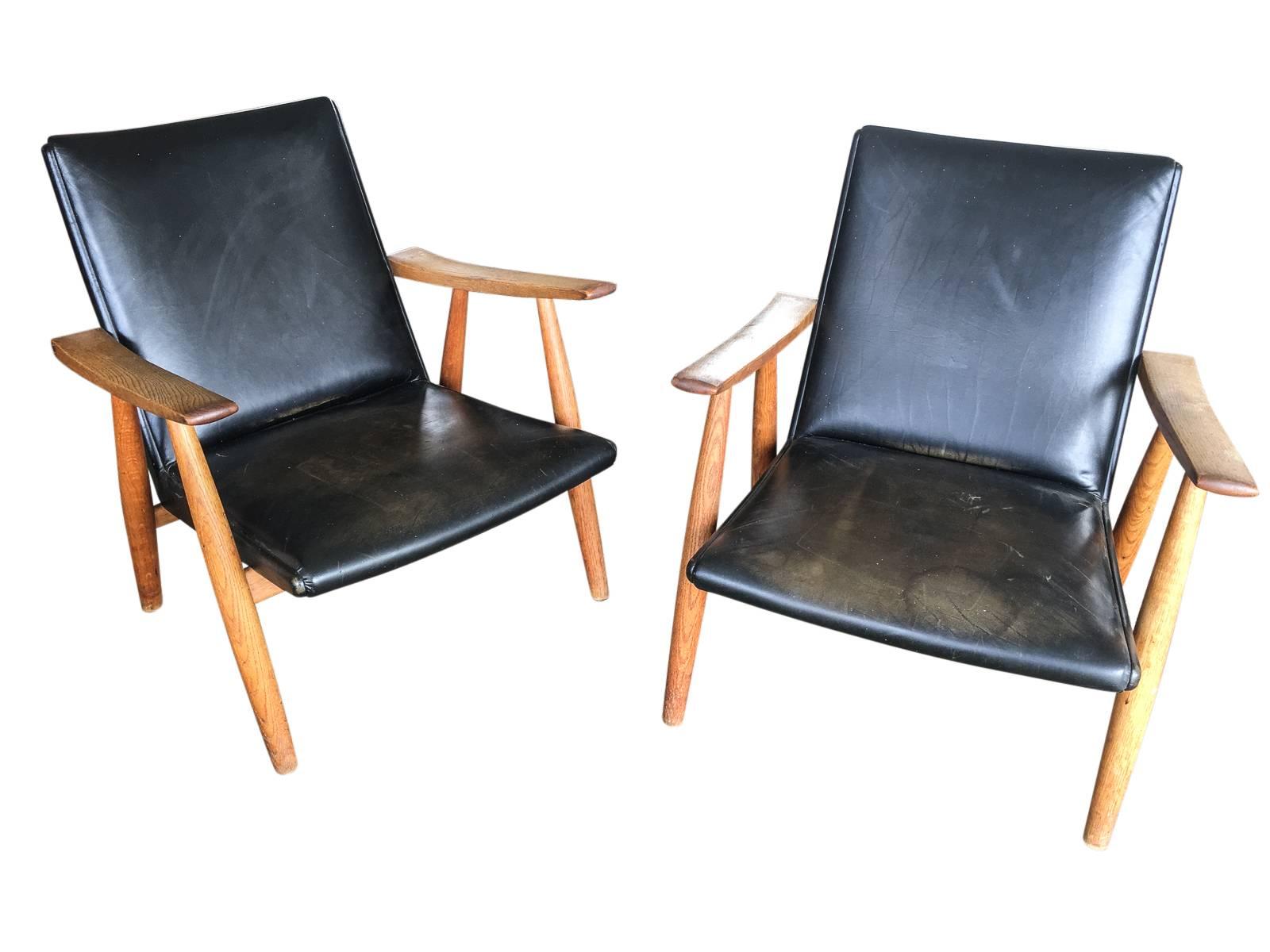 Pair of Hans Wegner Chairs Model 260 2
