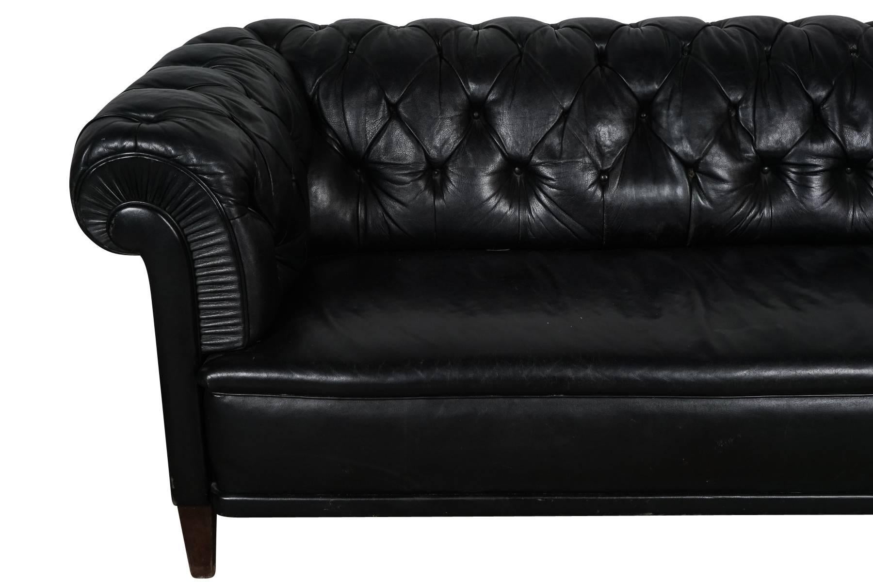 Vintage Black Leather Chesterfield Sofa In Good Condition In Nashville, TN