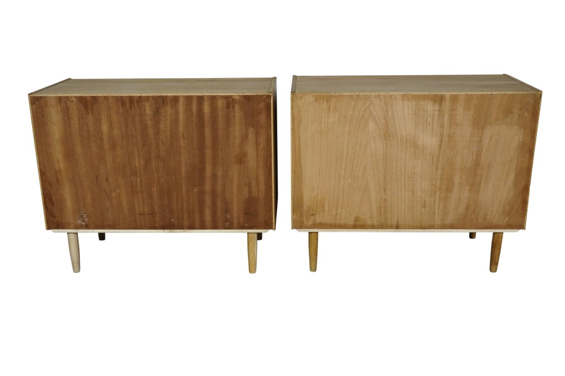 Pair of Danish Mid-Century Cabinets in Oak, circa 1960 3