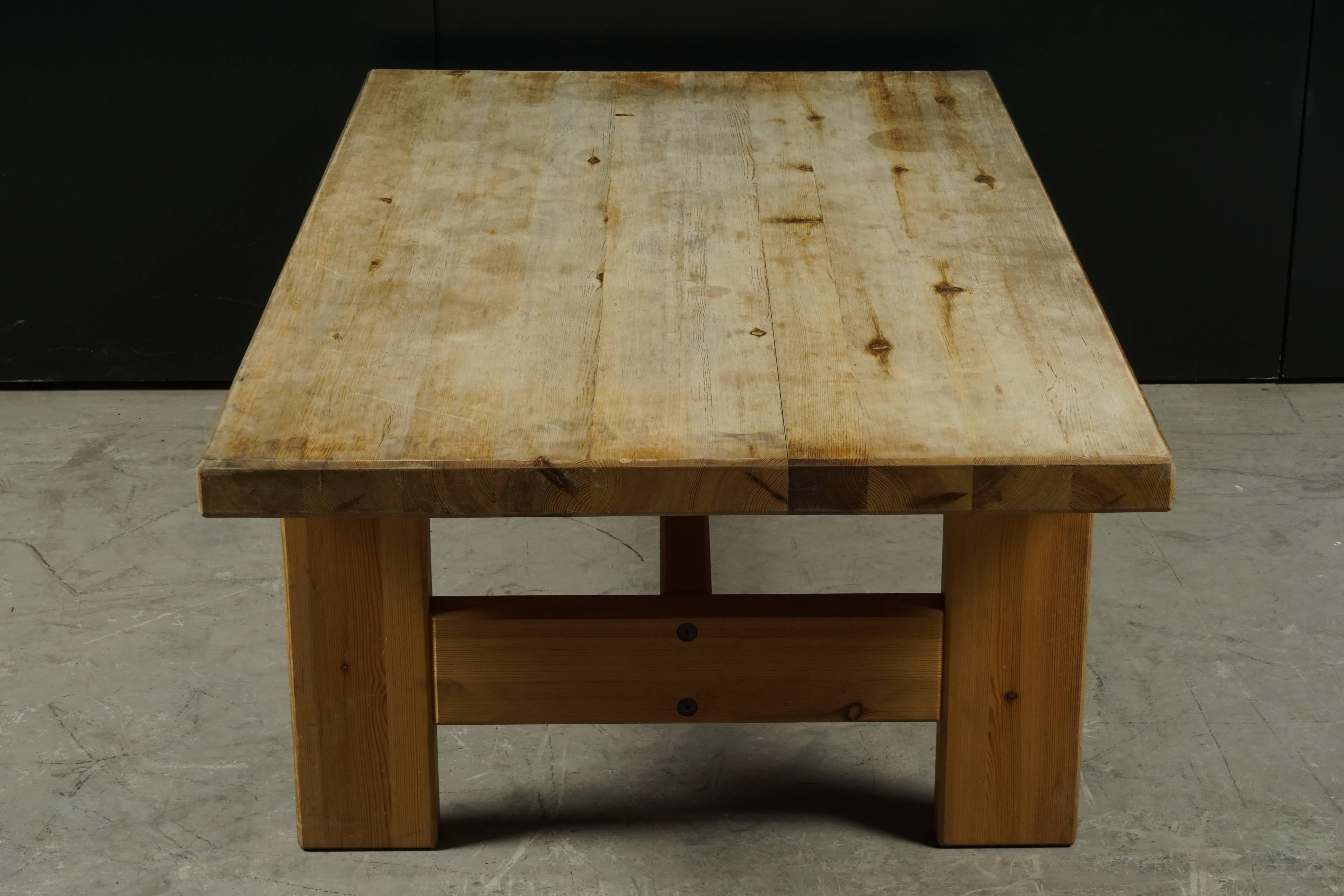 Solid Pine Coffee Table from Sweden, circa 1960 In Good Condition In Nashville, TN