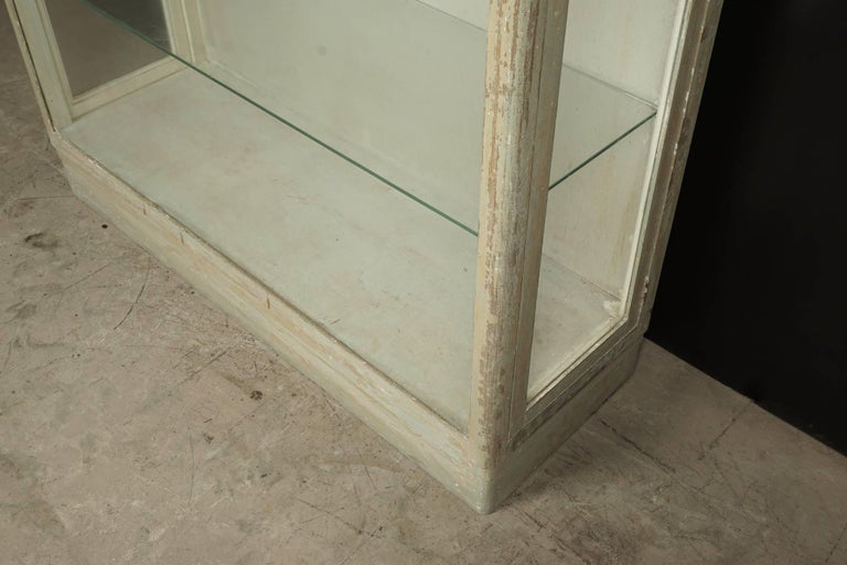 French Glass Display Cabinet, circa 1940 For Sale 3