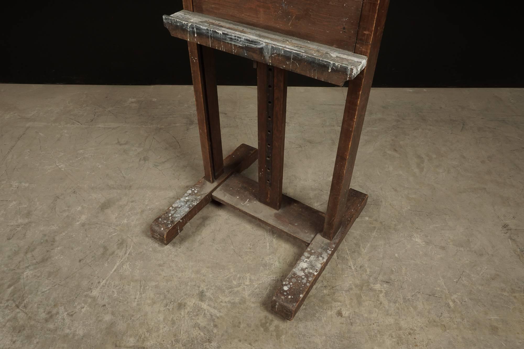 Artist's Easel From France, Circa 1950 In Good Condition In Nashville, TN