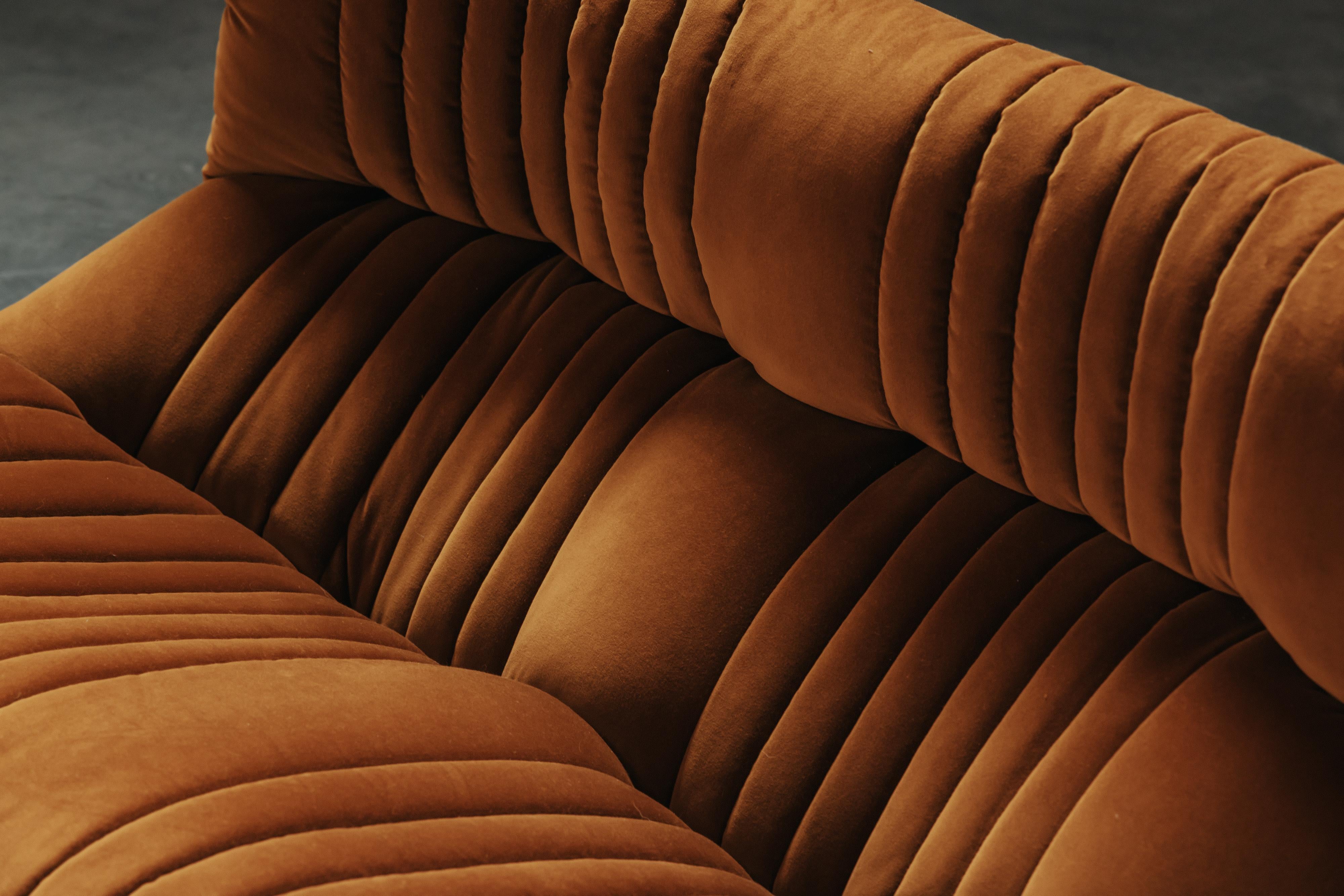 Vintage Ligne Roset Aralia Sofa From France, Circa 1970 Bon état - En vente à Nashville, TN