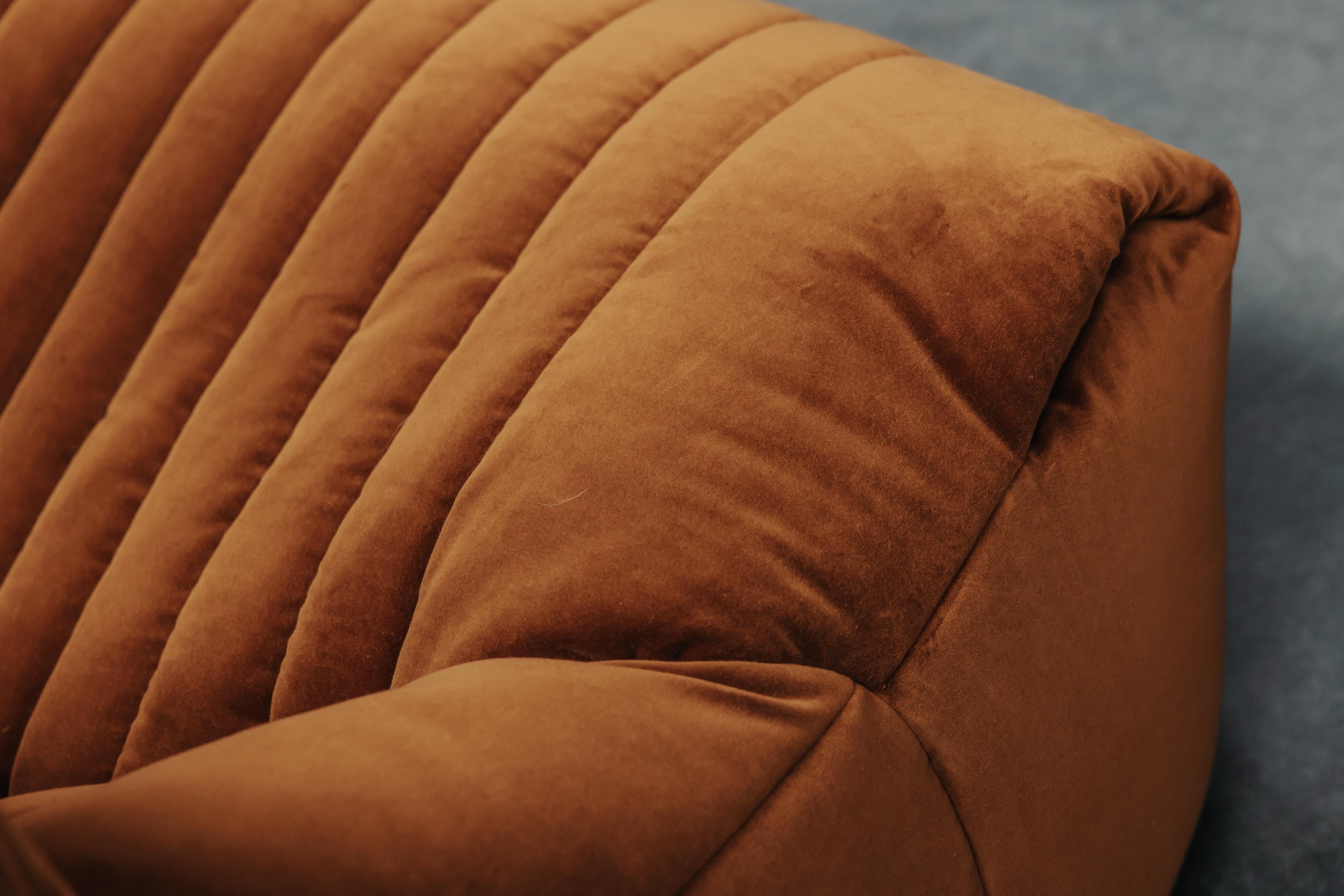 Vintage Ligne Roset Aralia Sofa From France, Circa 1970 en vente 1