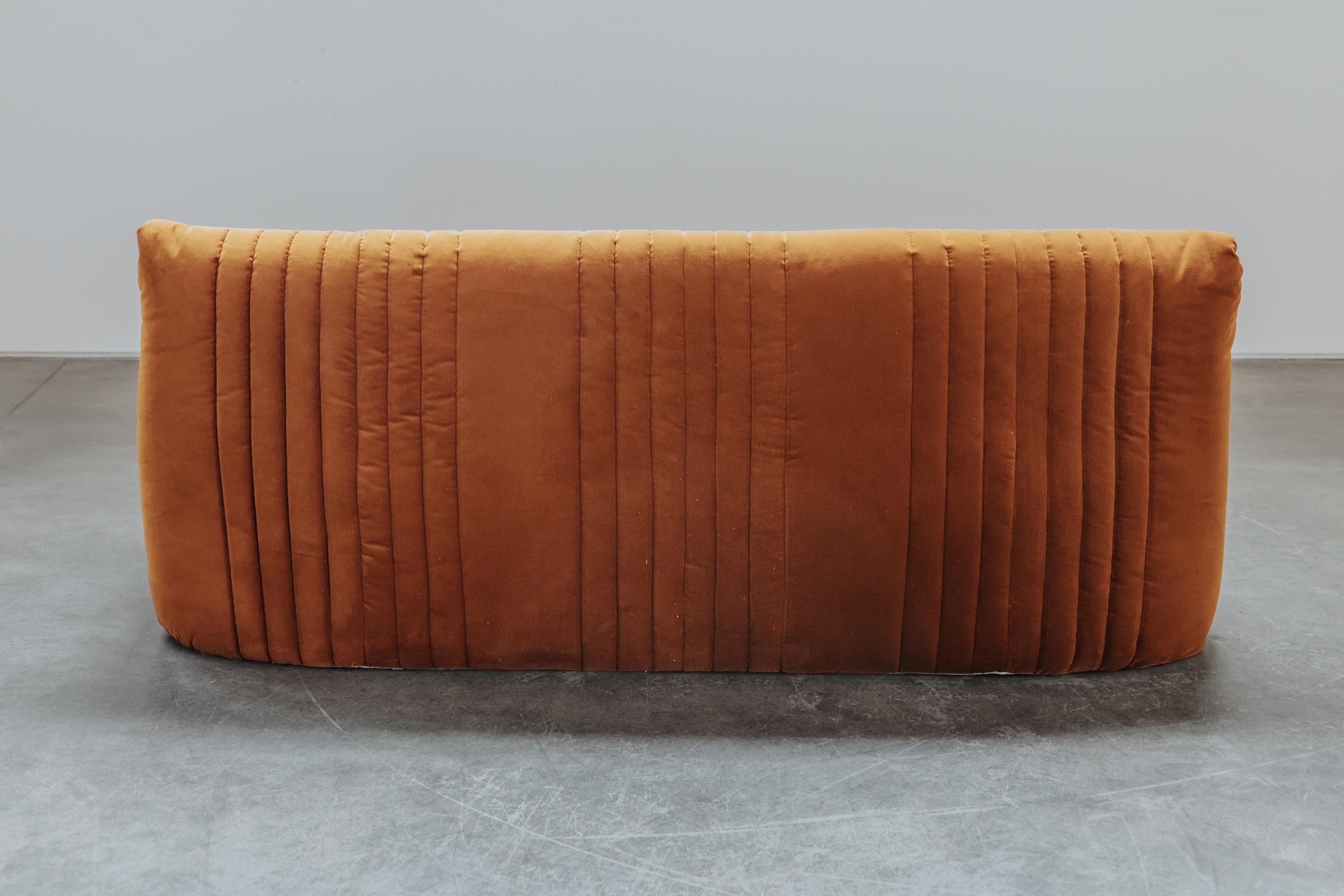 Vintage Ligne Roset Aralia Sofa From France, Circa 1970 en vente 4
