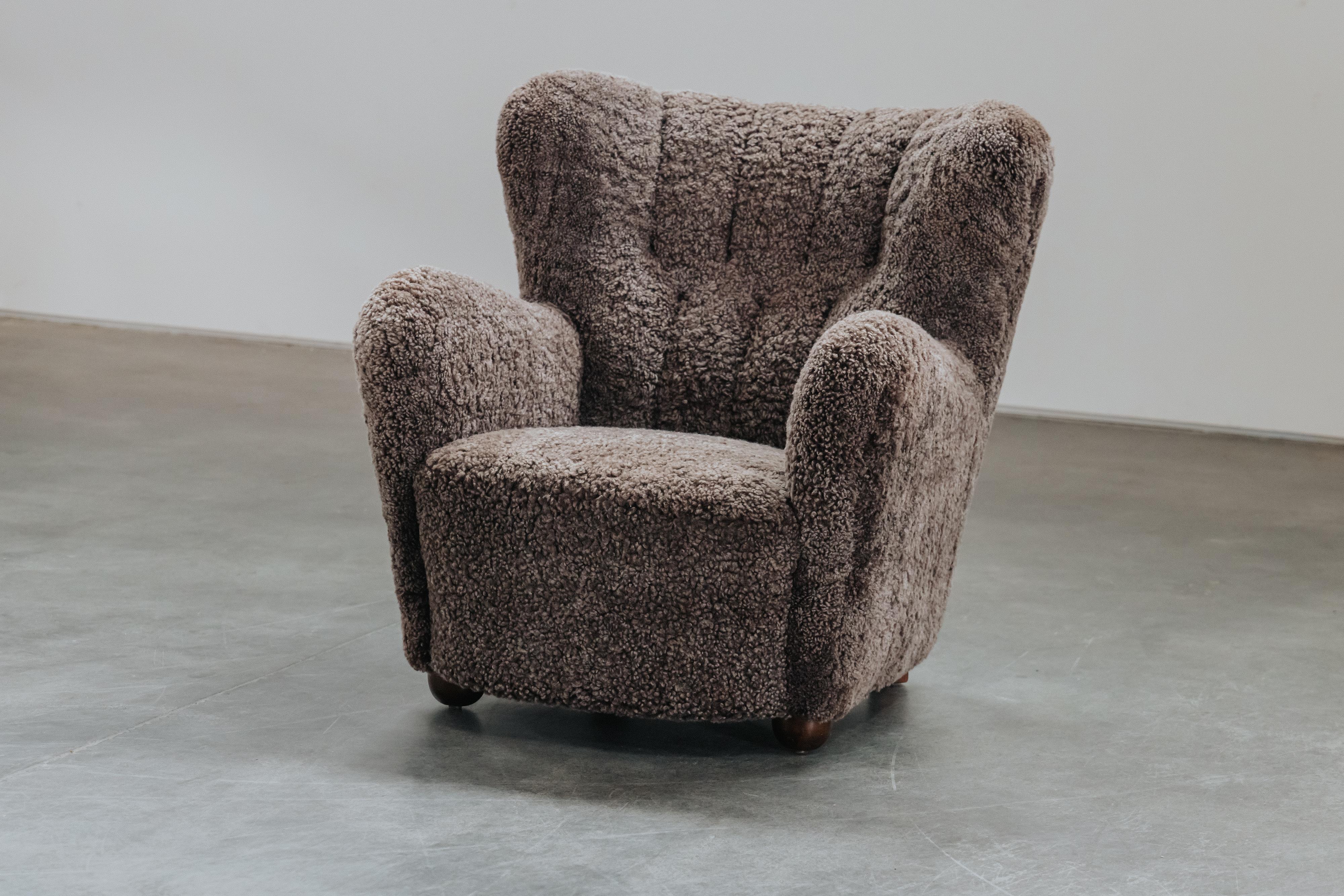 Milieu du XXe siècle Chaise d'ébéniste vintage en shearling du Danemark, Circa 1950 en vente
