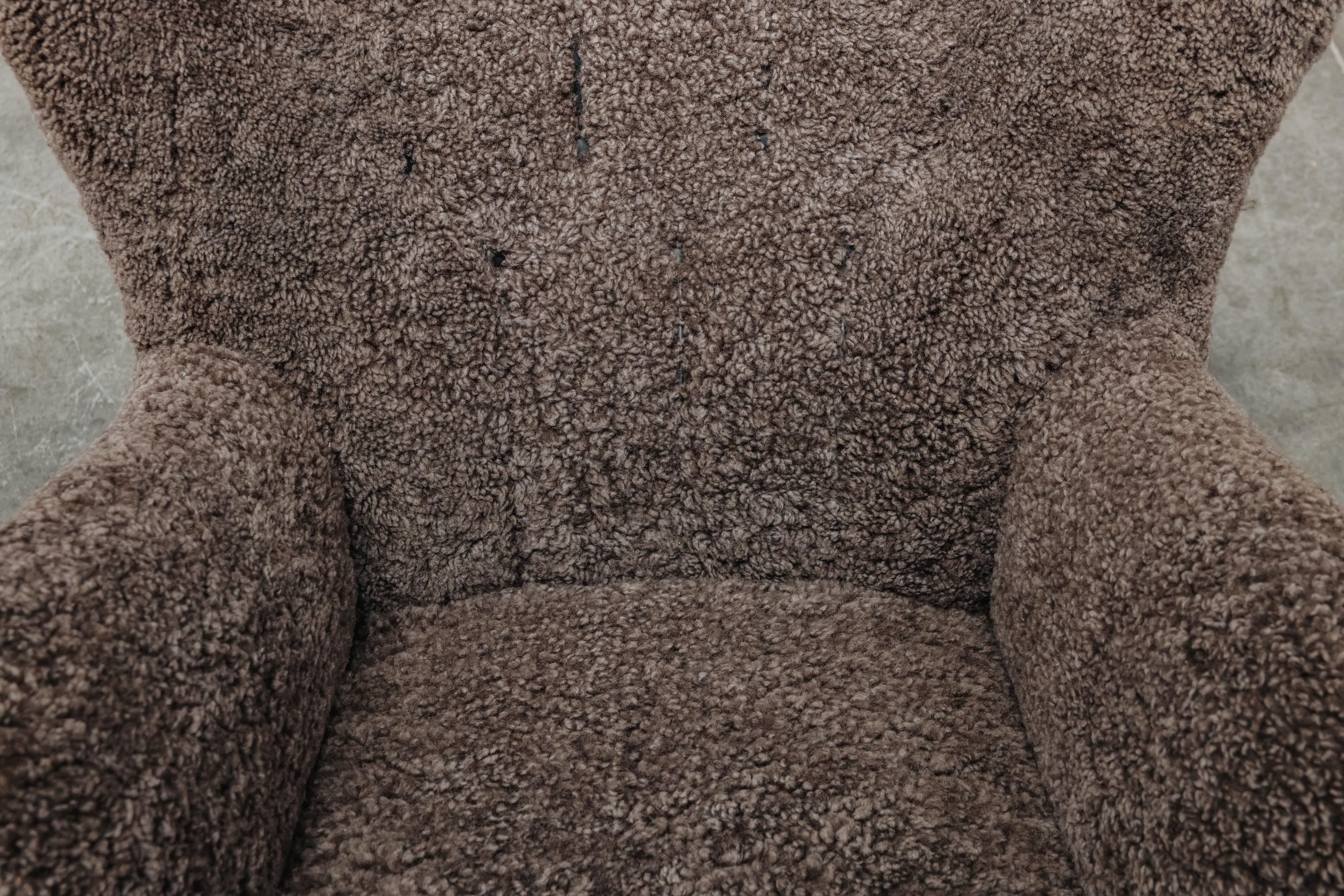 Chaise d'ébéniste vintage en shearling du Danemark, Circa 1950 en vente 4