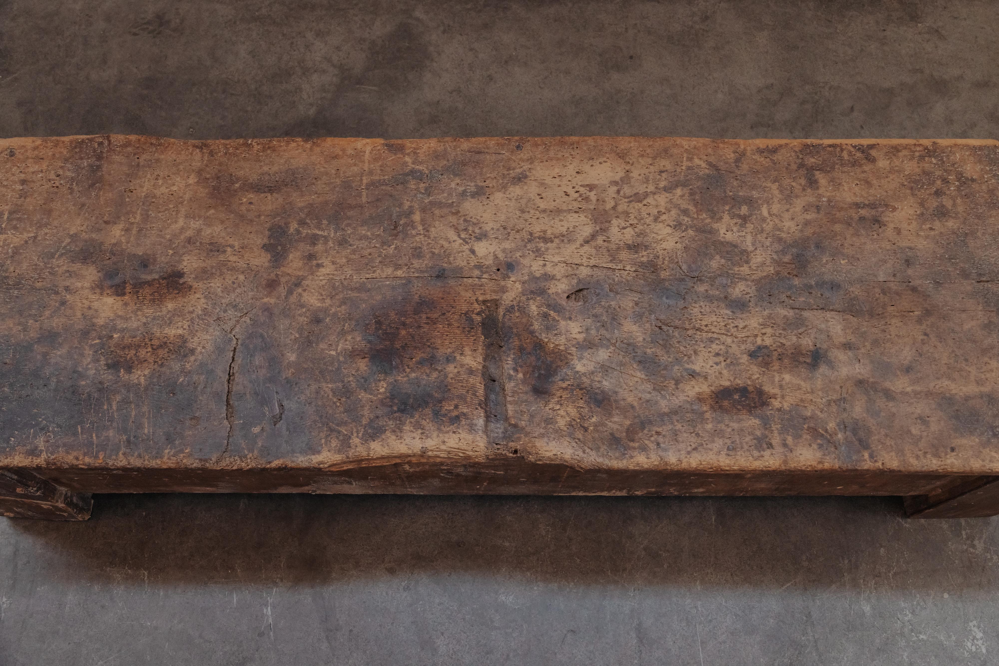 Mesa de centro primitiva de Italia, circa 1750 mediados del siglo XVIII en venta