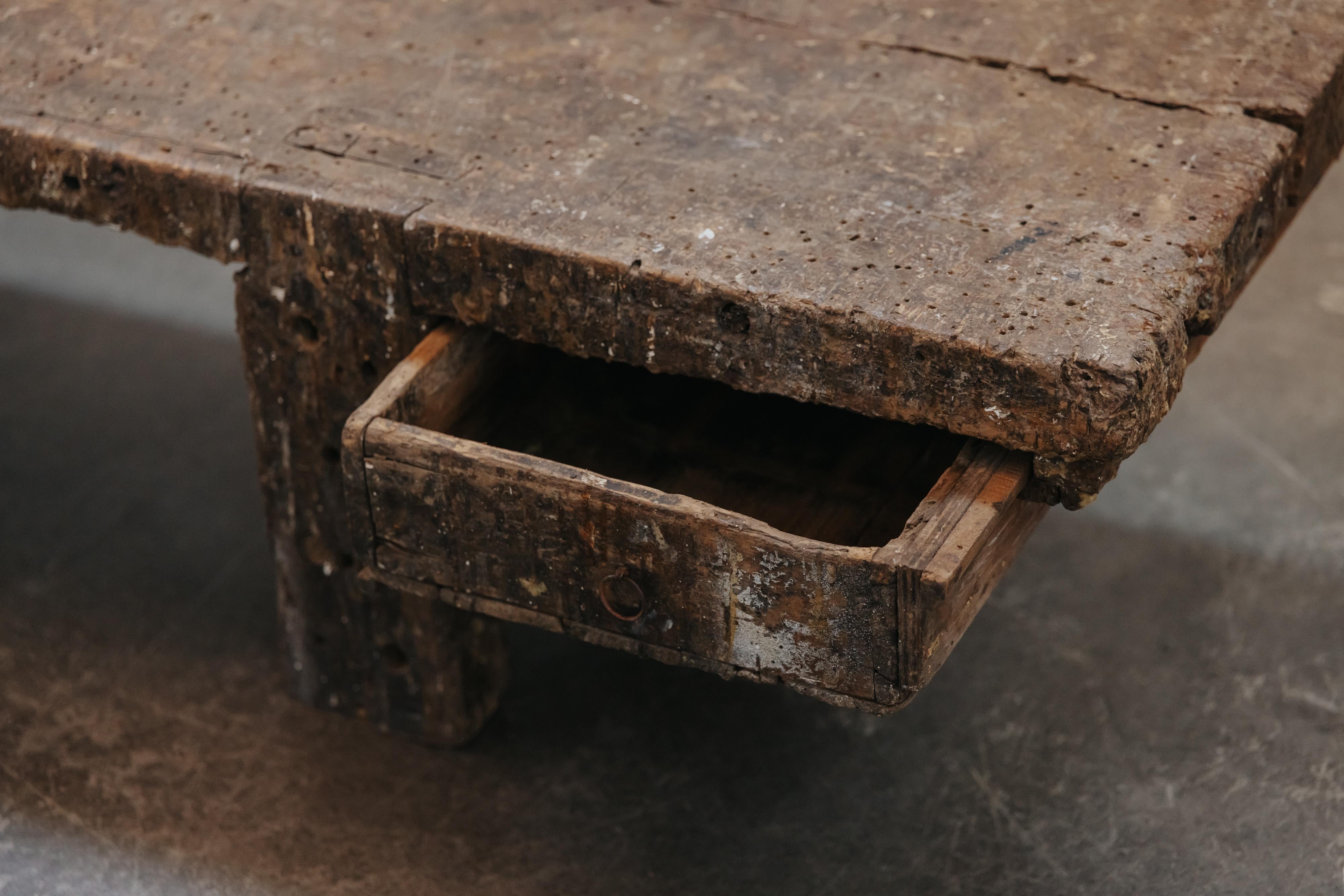 Mesa de centro primitiva de Francia, circa 1900 principios del siglo XX en venta