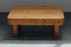 Vintage-Couchtisch aus massivem Kiefernholz aus Frankreich, um 1960