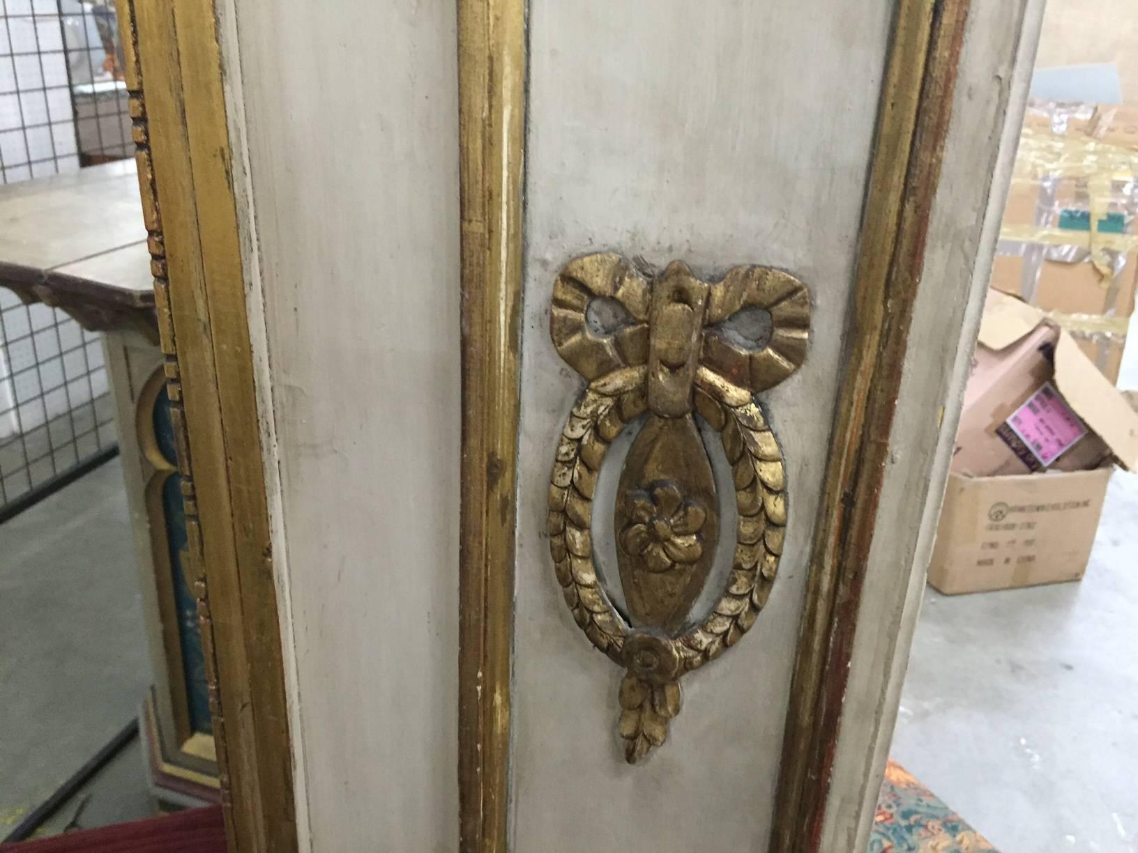 18th Century French Trumeau Mirror with Gilt Decoration In Good Condition In Nashville, TN