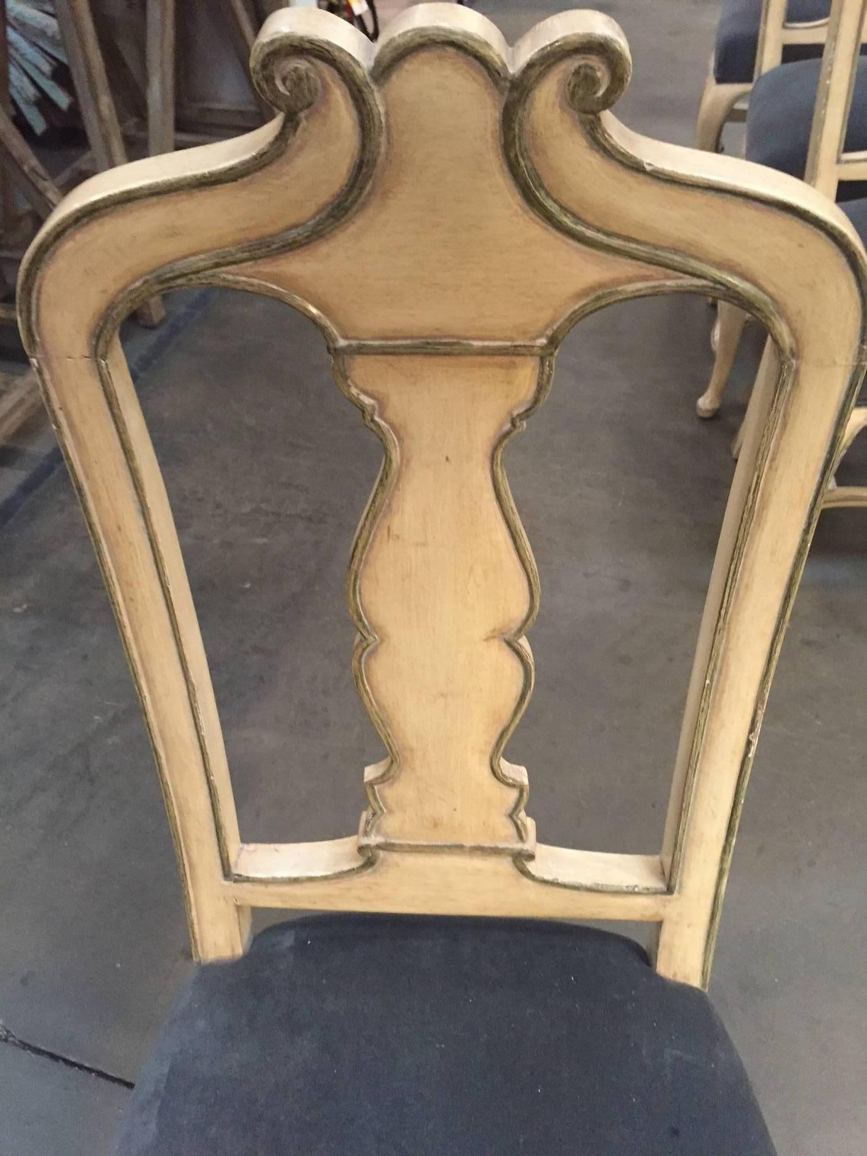 Set of Eight French Painted Dining Chairs In Good Condition For Sale In Nashville, TN