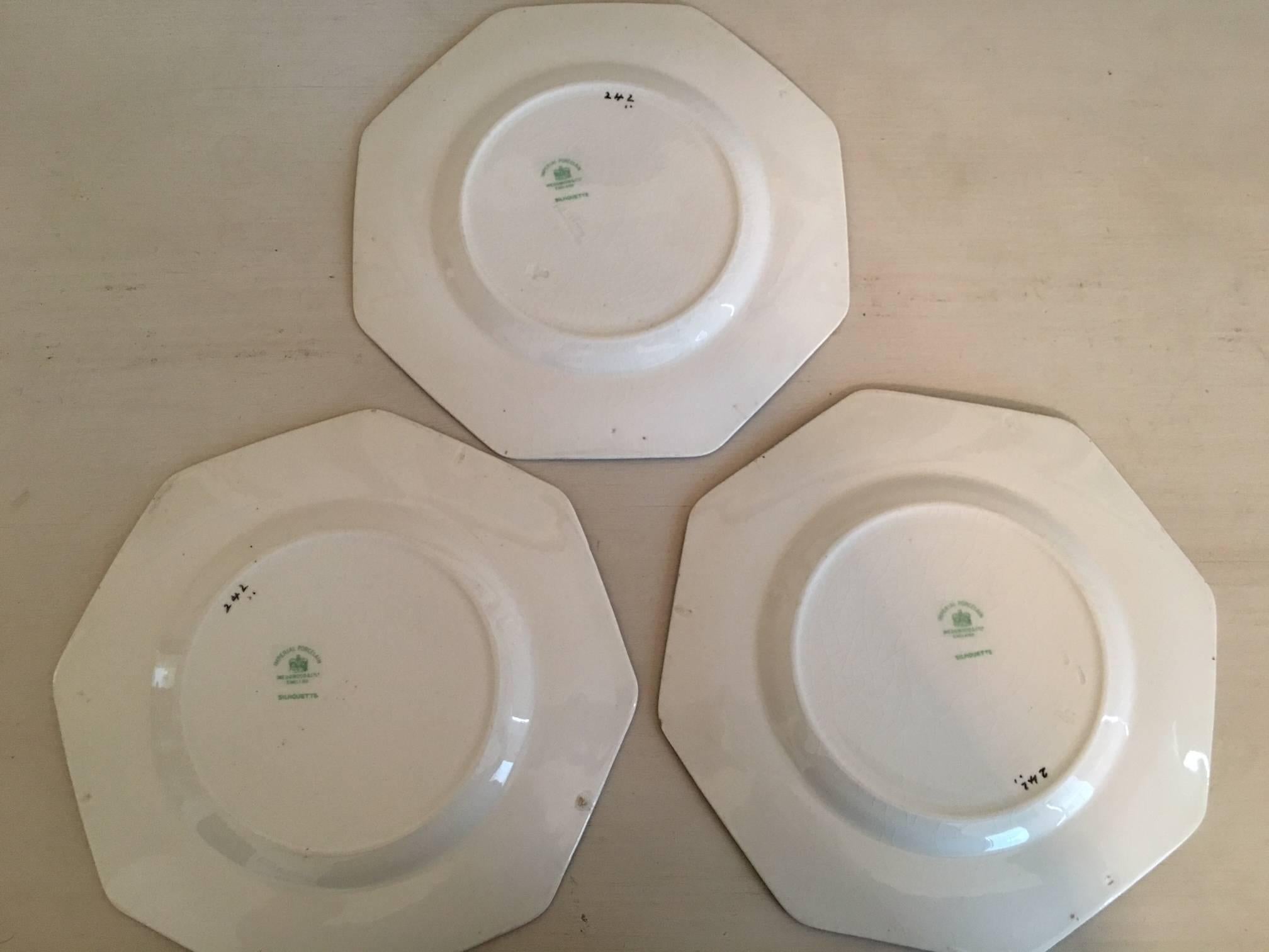 Set of Three Wedgwood Silhouette Plates In Good Condition For Sale In Nashville, TN