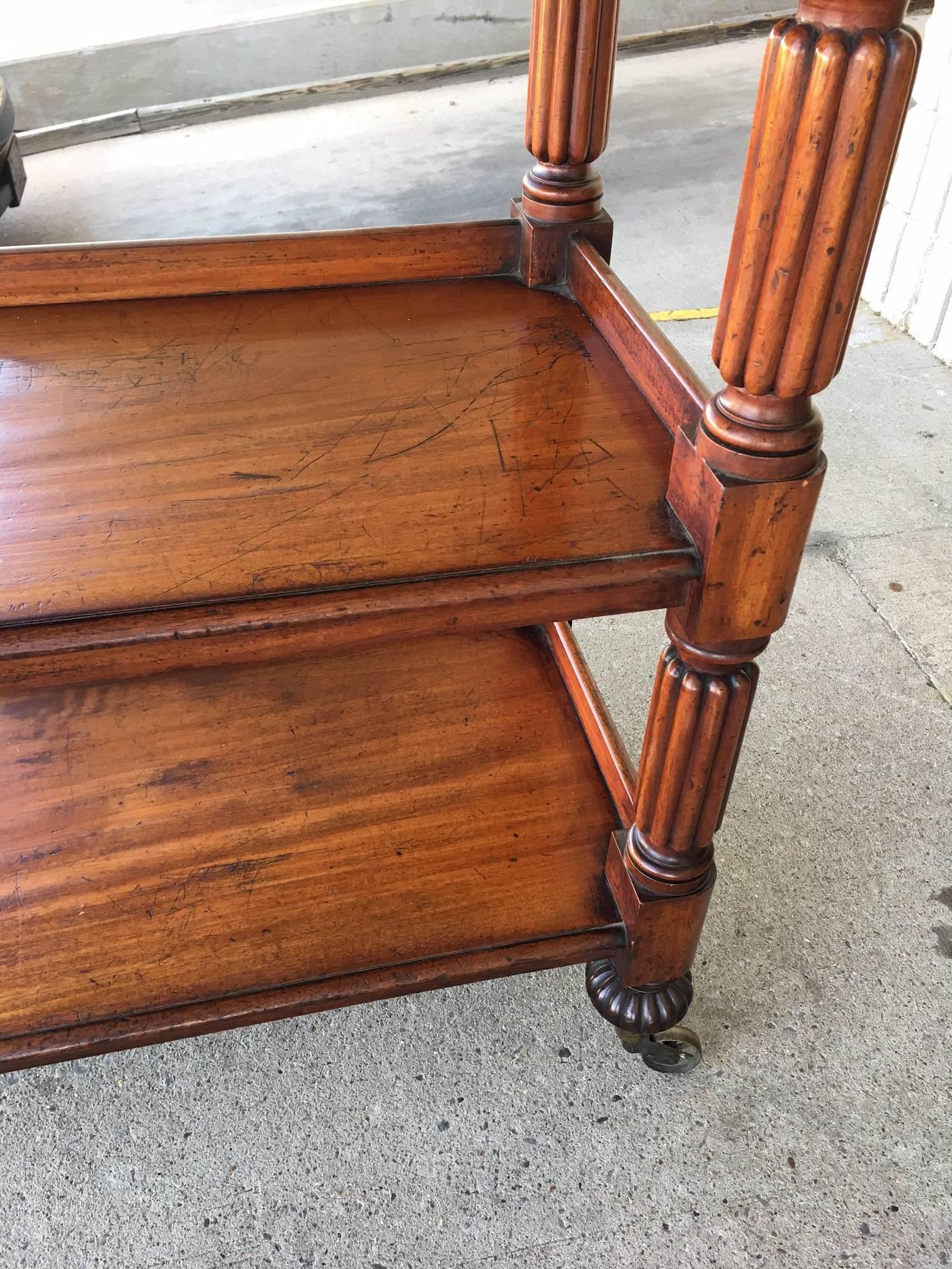 English Etagere, What Not with Fluted Legs on Casters In Good Condition For Sale In Nashville, TN