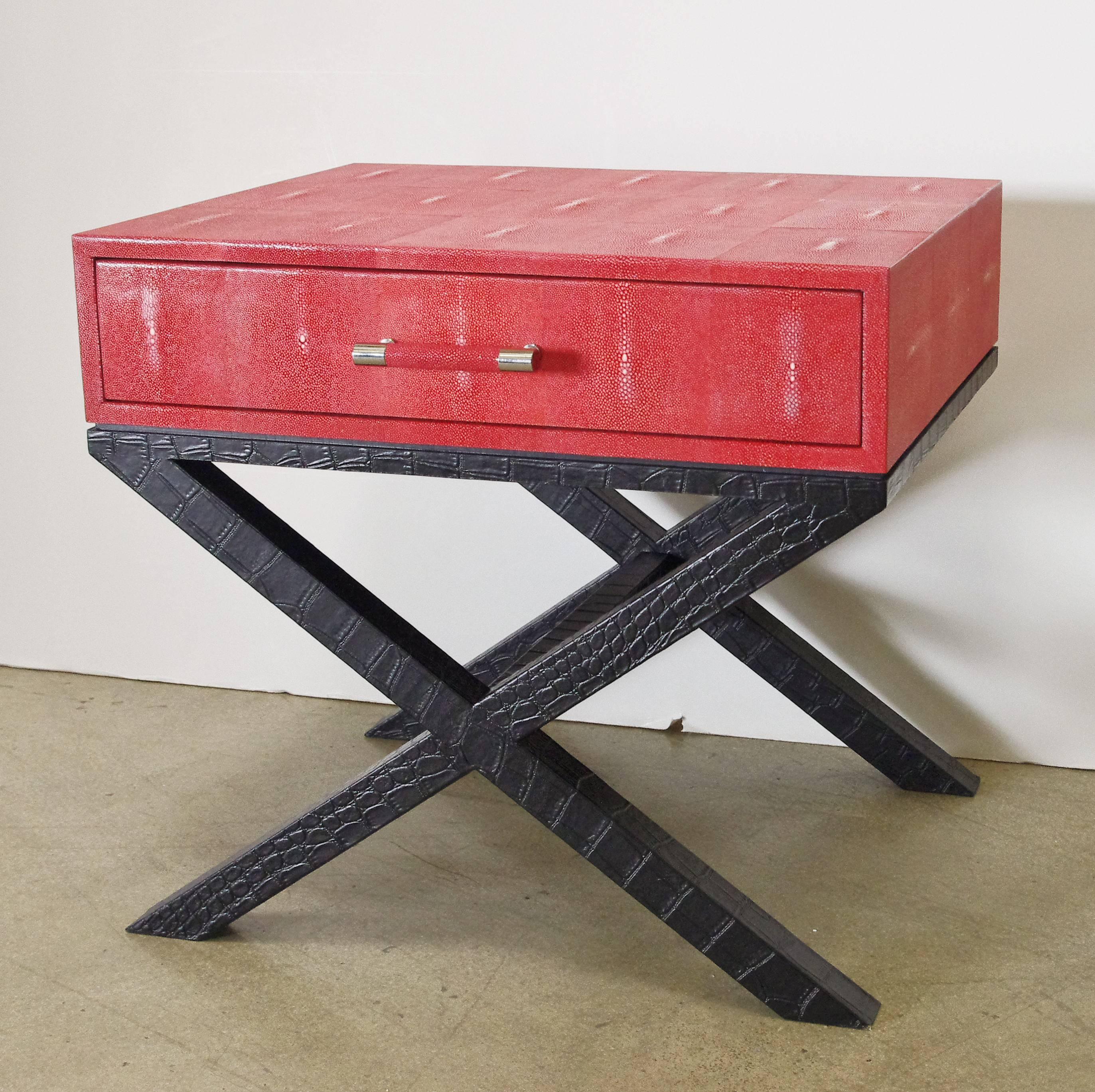 Pair of Italian red shagreen and black leather side tables.
Can only be purchased as a pair.
A pair in stock, can also be custom ordered in a variety of colors, lead time 12-14 weeks.

Shagreen can be customized
Size can be customized
Please inquire