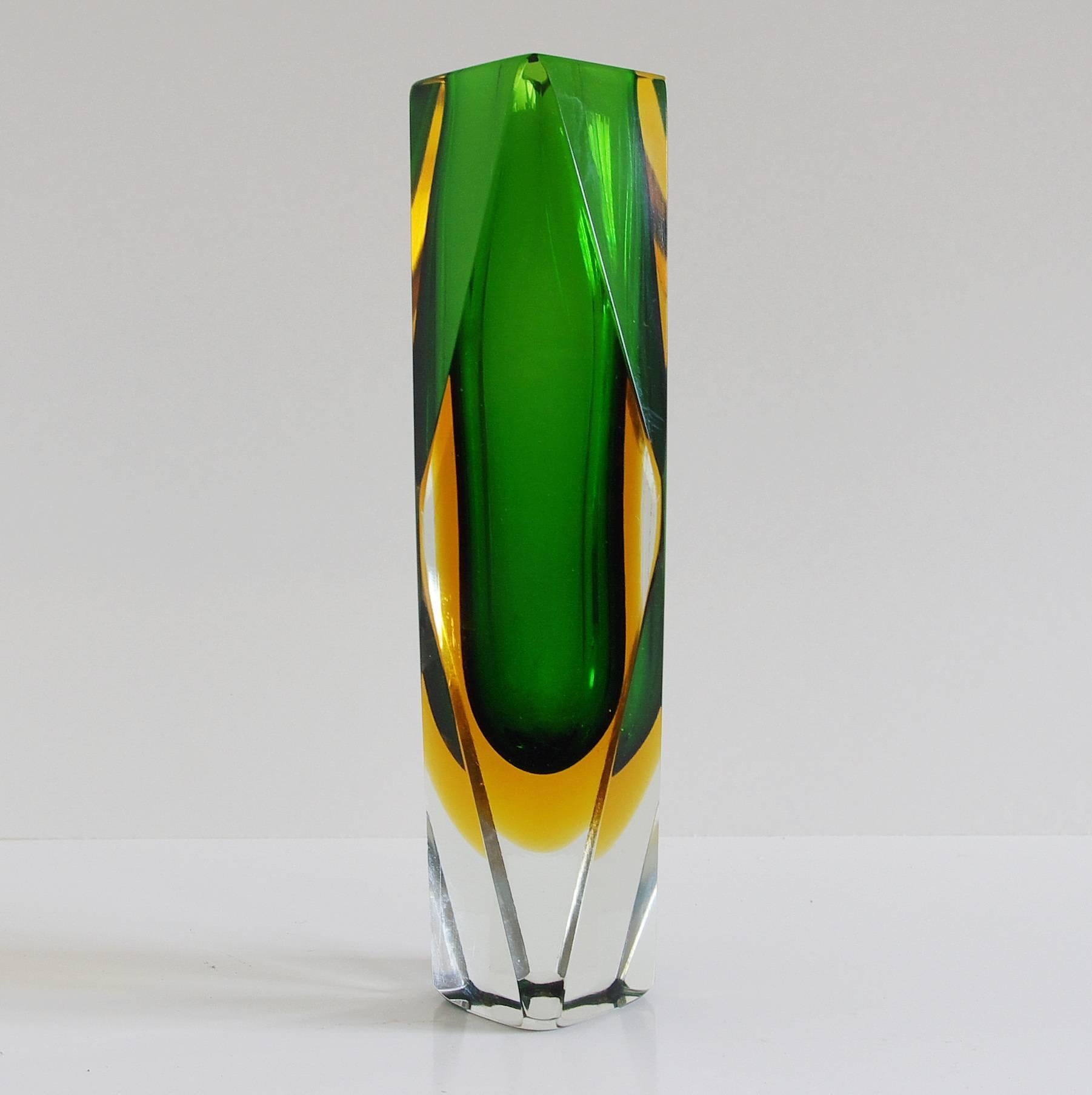 Italian Murano Glass Green and Yellow Sommerso Faceted Vase by Mandruzzato In Excellent Condition In Los Angeles, CA