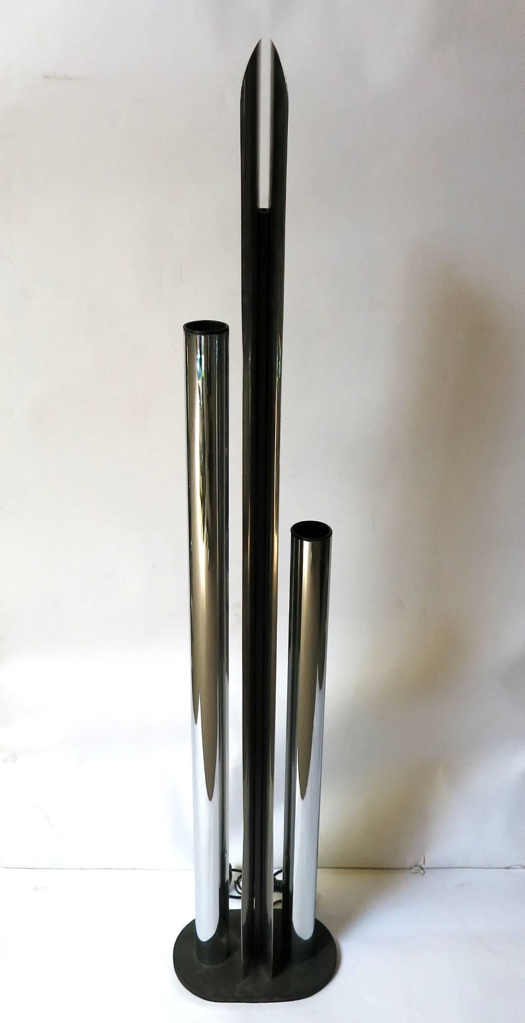 Vintage Italian mid-century chrome tubular floor lamp by Gaetano Sciolari / Made in Italy circa 1960’s
2 lights / E26 or E27 type / max 60W each
Height: 60 inches / Diameter: 12 inches
1 in stock in Palm Springs ON FINAL CLEARANCE SALE for