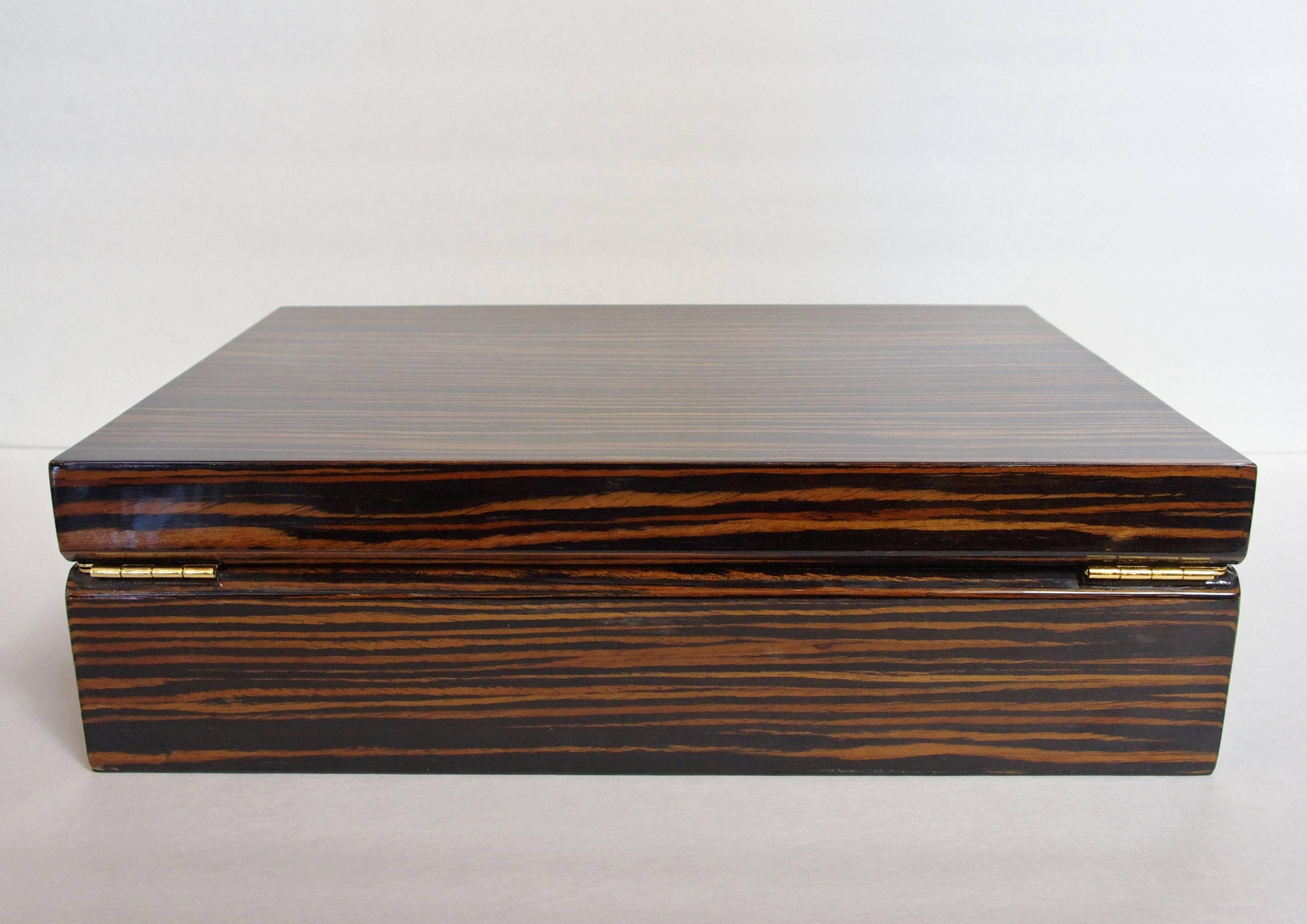 Modern Amenity Box in Brown Macassar with Ivory Shagreen Knob by Fabio Bergomi