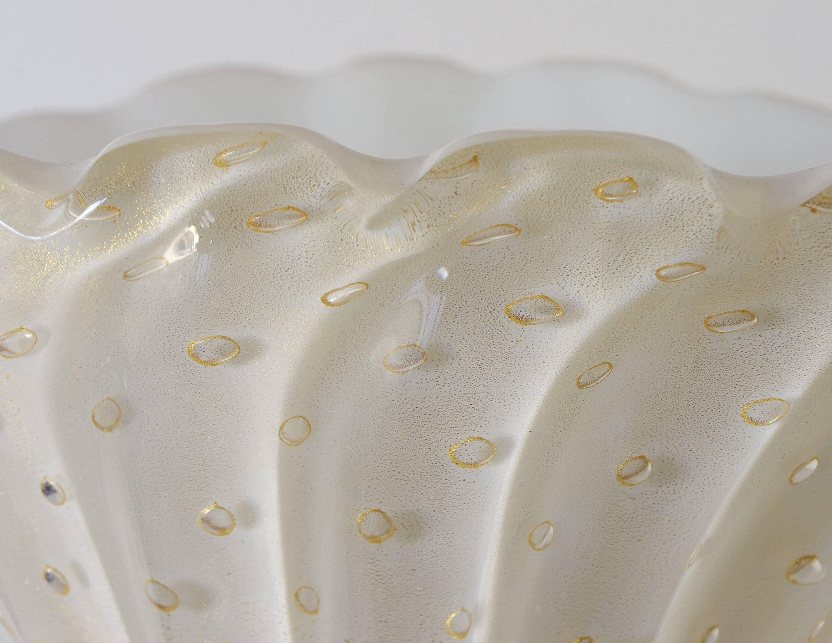 Murano Vase with Gold Flecks In Good Condition In Los Angeles, CA