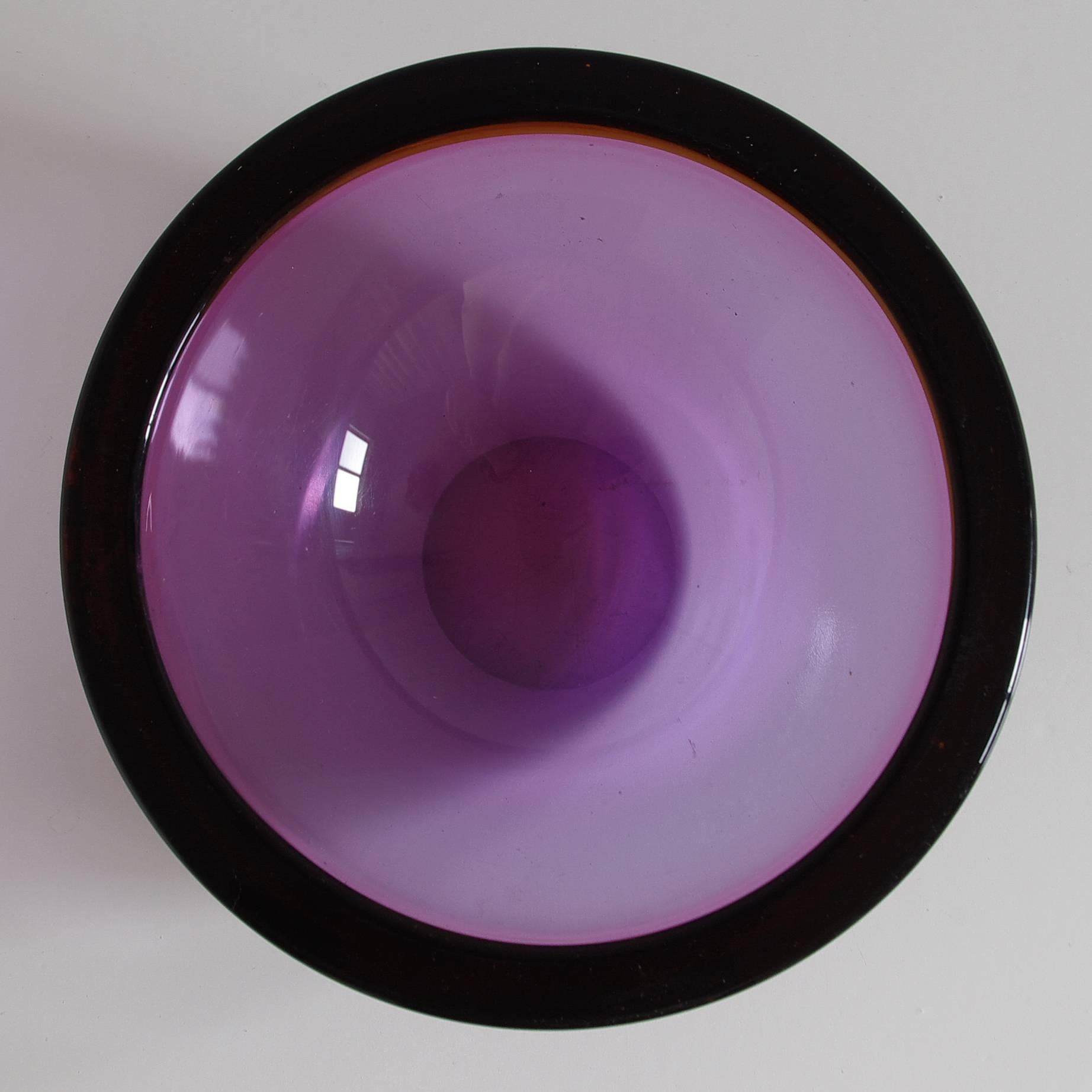 Italian Amethyst Murano Glass Bowl In Excellent Condition In Los Angeles, CA
