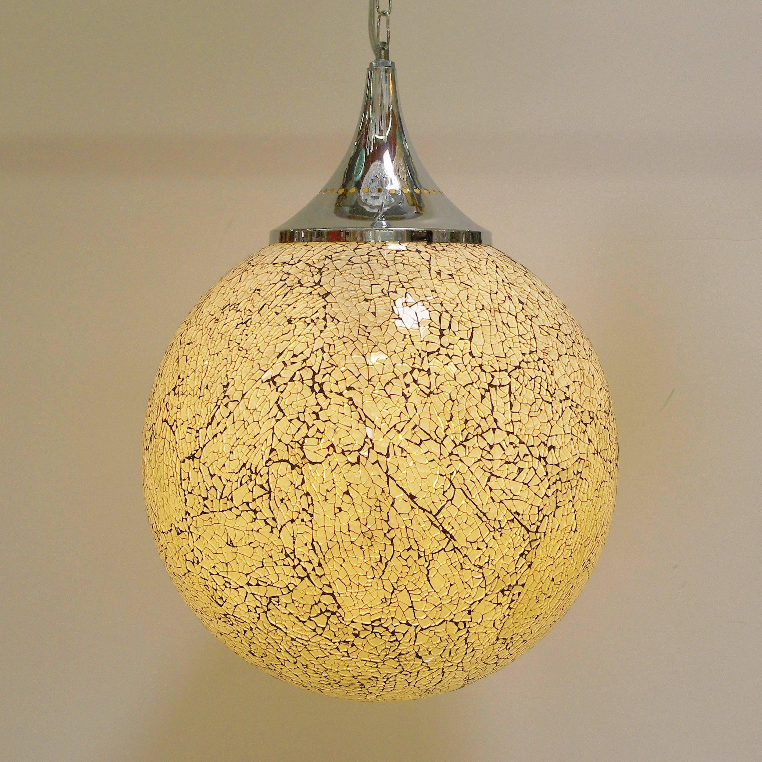 Large crackled white glass globe pendants with chrome hardware / Designed by Fabio Bergomi for Fabio Ltd
1 light / E26 or E27 type / max 60W each
Diameter: 15 inches / Height: 22 inches plus chain and canopy
6 in stock in Palm Springs ON FINAL