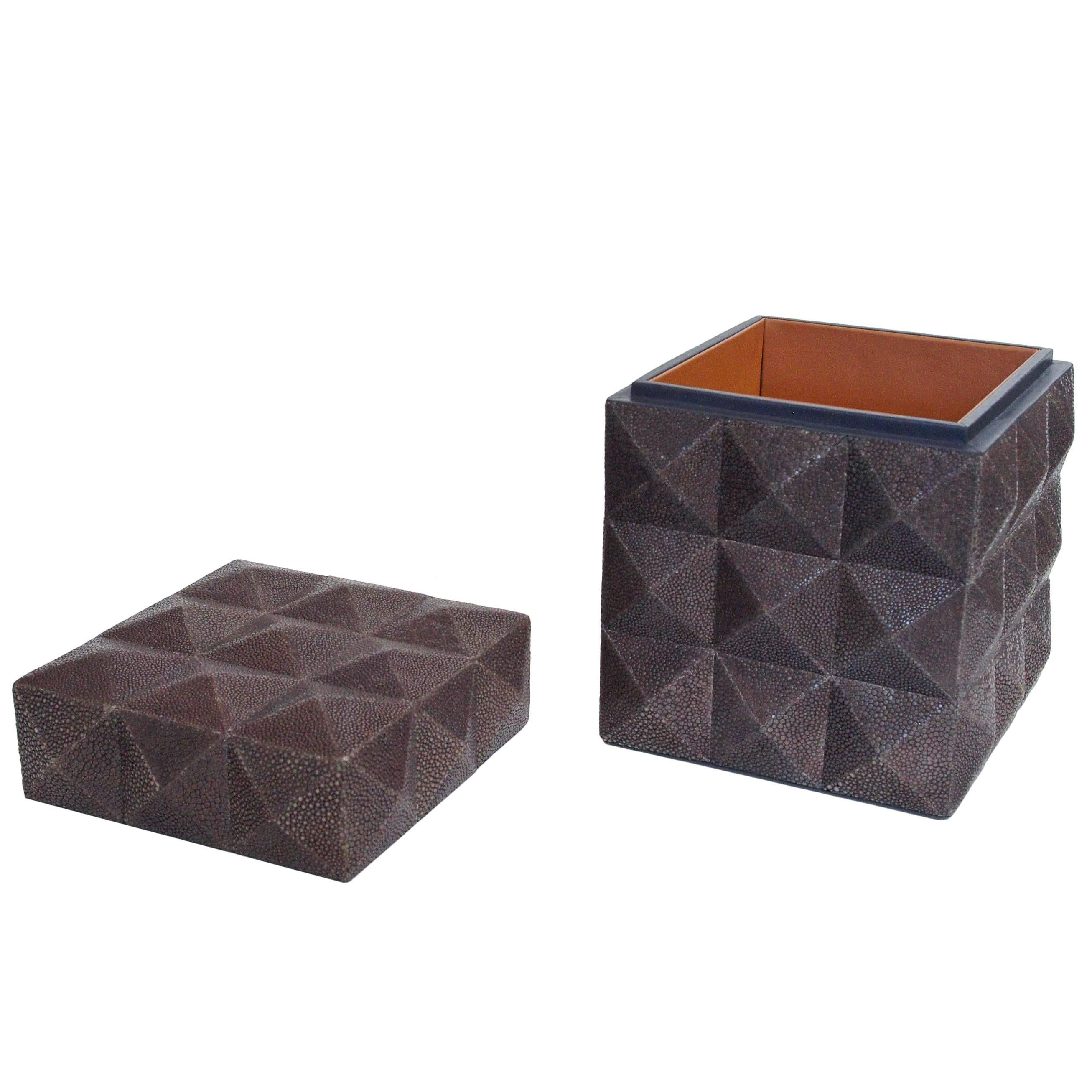 Italian gray Shagreen box with four sided pyramid pattern
Designed by Fabio Bergomi for Fabio Ltd / Made in Italy
Height: 8 inches / Width: 6 inches /Depth: 6 inches
1 in stock in Palm Springs ON FINAL CLEARANCE SALE for $899 !!! 
Order Reference #: