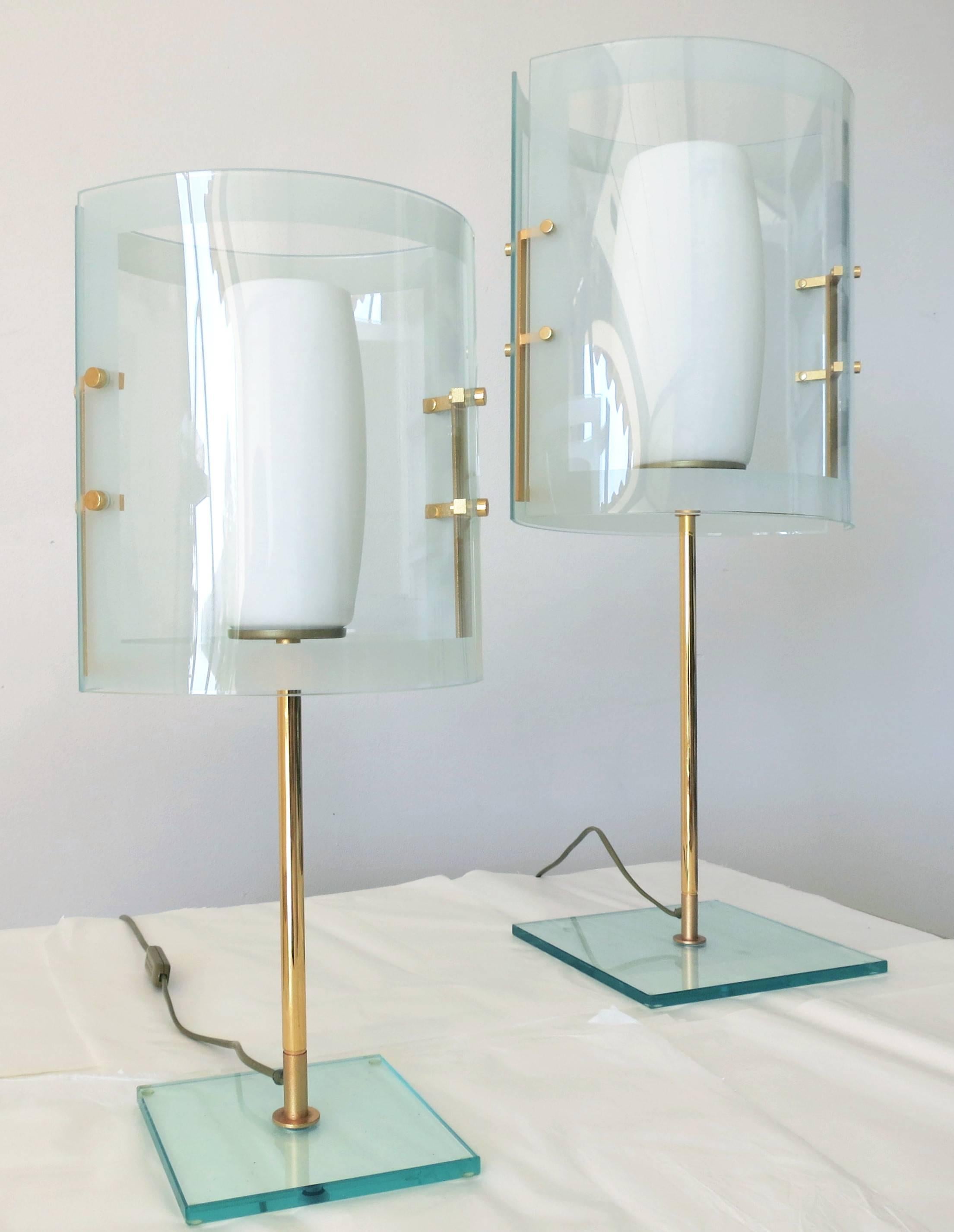 Italian Vintage Table Lamp in the Style of Fontana Arte 2