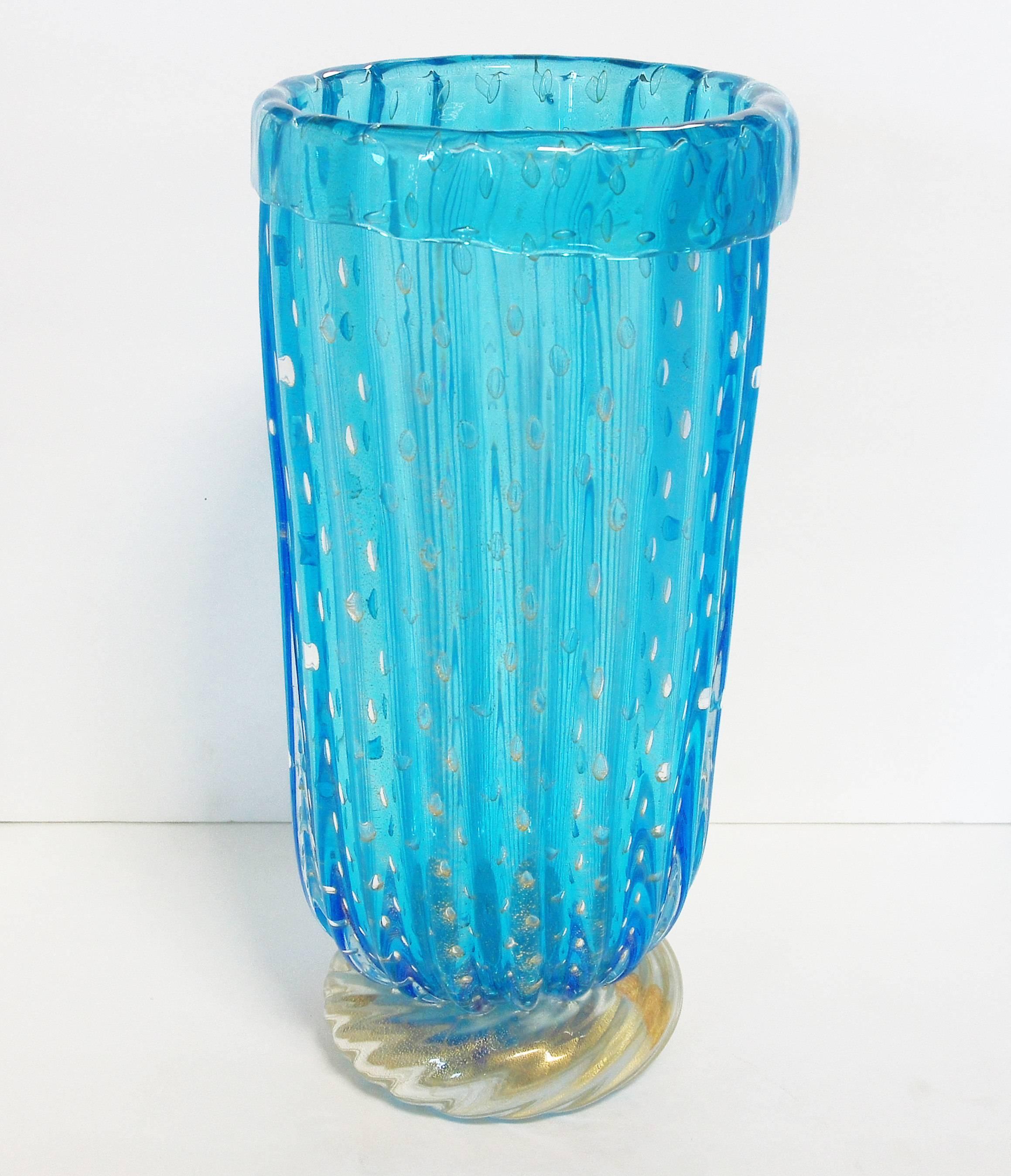 Mid-Century Modern Murano Aquamarine Pulegoso Vase by Pino Signoretto