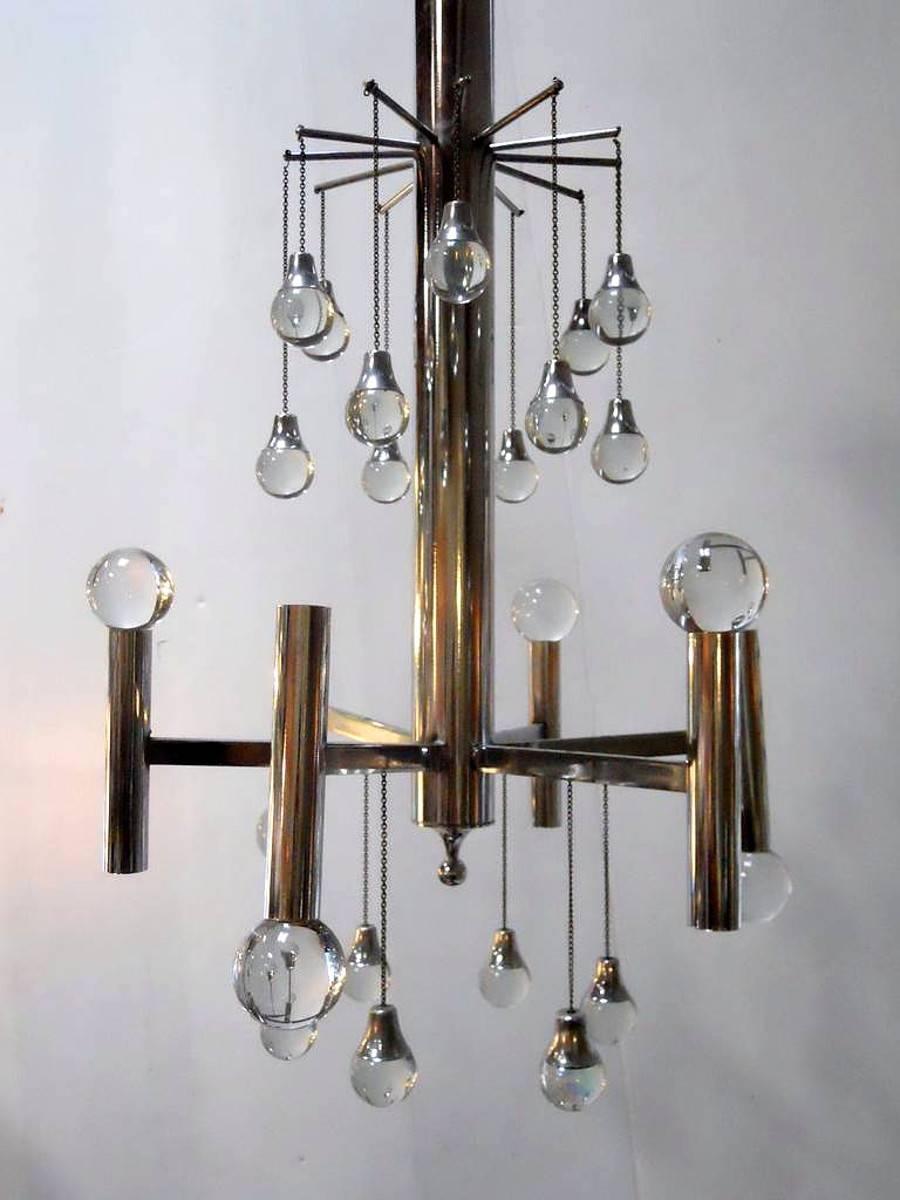 Italian vintage pendant with clear Murano glass spheres on chrome metal frame / Designed by Sciolari circa 1960’s / Made in Italy
6 lights / E14 type / max 40W each
Height: 32.5 inches / Diameter: 15 inches
1 in stock in Palm Springs currently ON