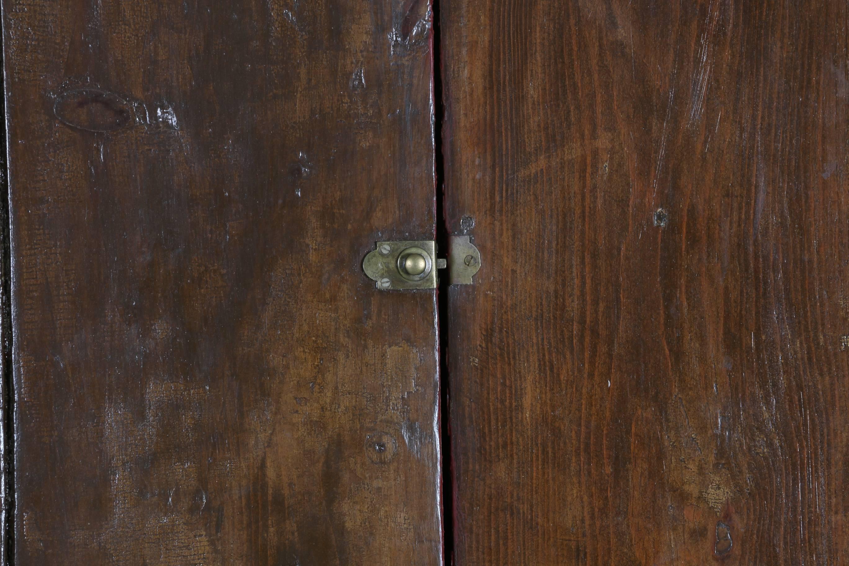 19th Century American Painted Pine Cupboard In Good Condition For Sale In Bridgeport, CT