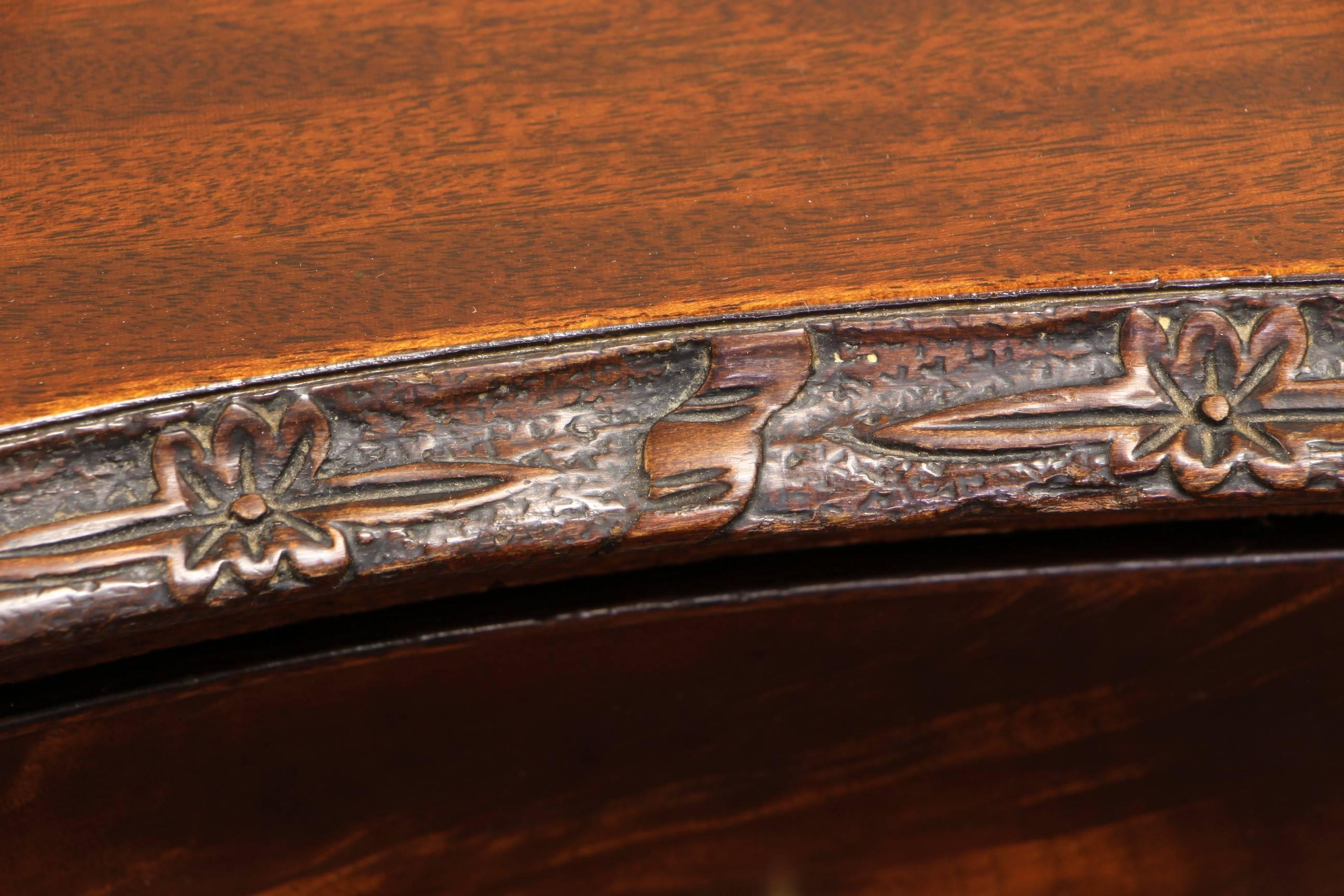 Fine Flame Figured Mahogany Serpentine Chest In Excellent Condition In Bridgeport, CT